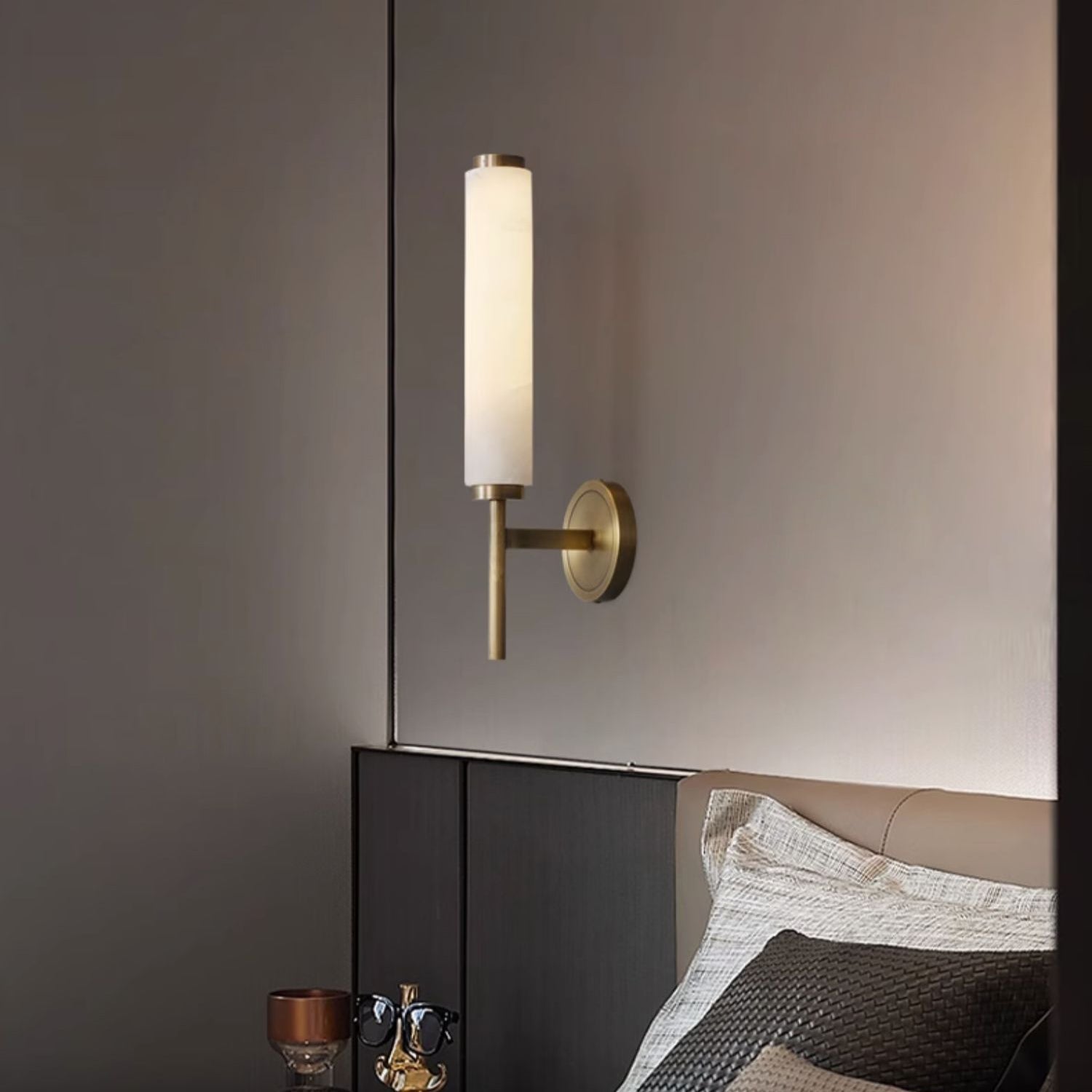 Freyza | Abyss Brass Alabaster Brass Wall Light – Bedroom Hallway