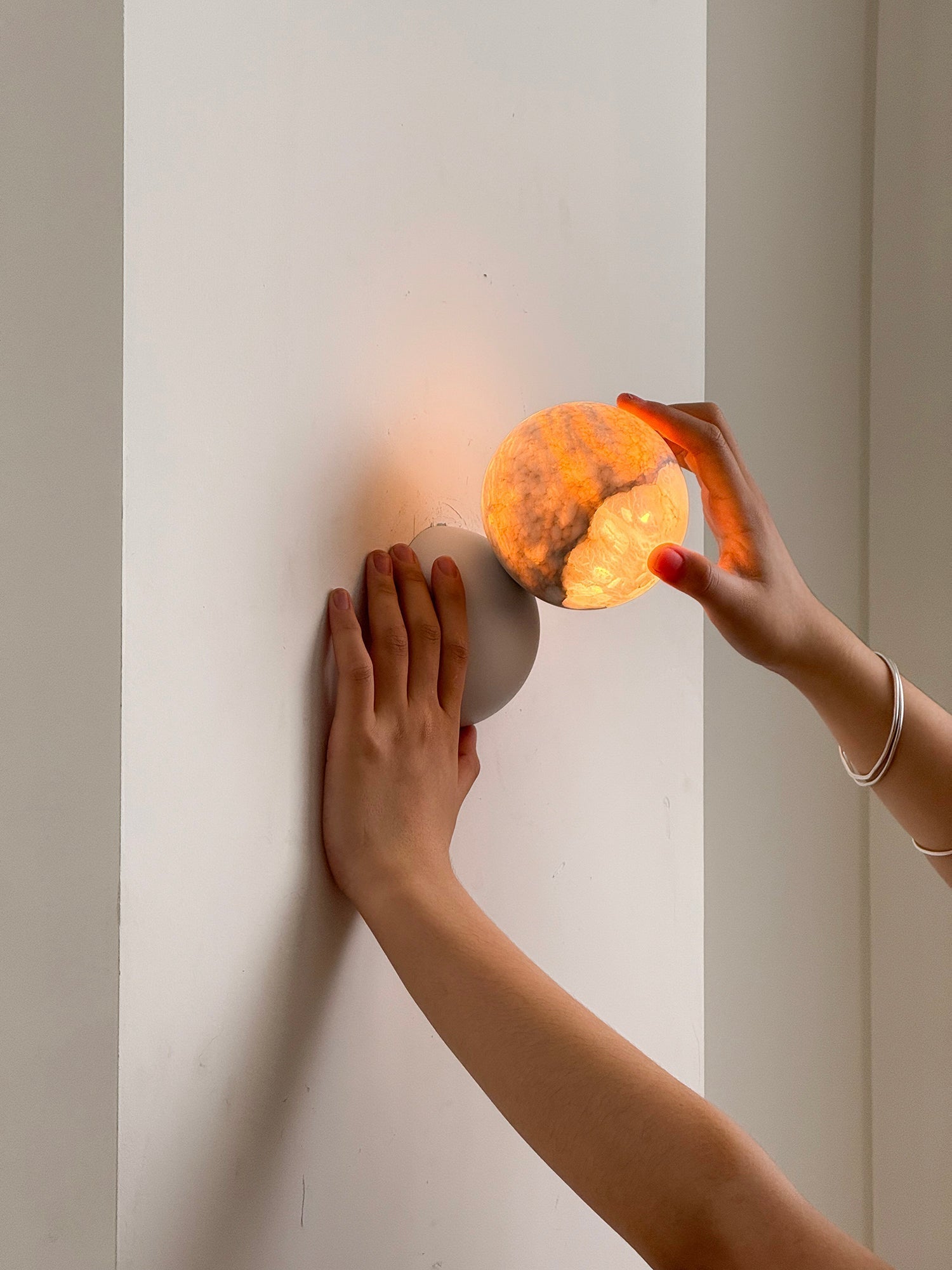 Freyza | Arca Eclipse Marmor-Wandleuchte – Schlafzimmer, Flur