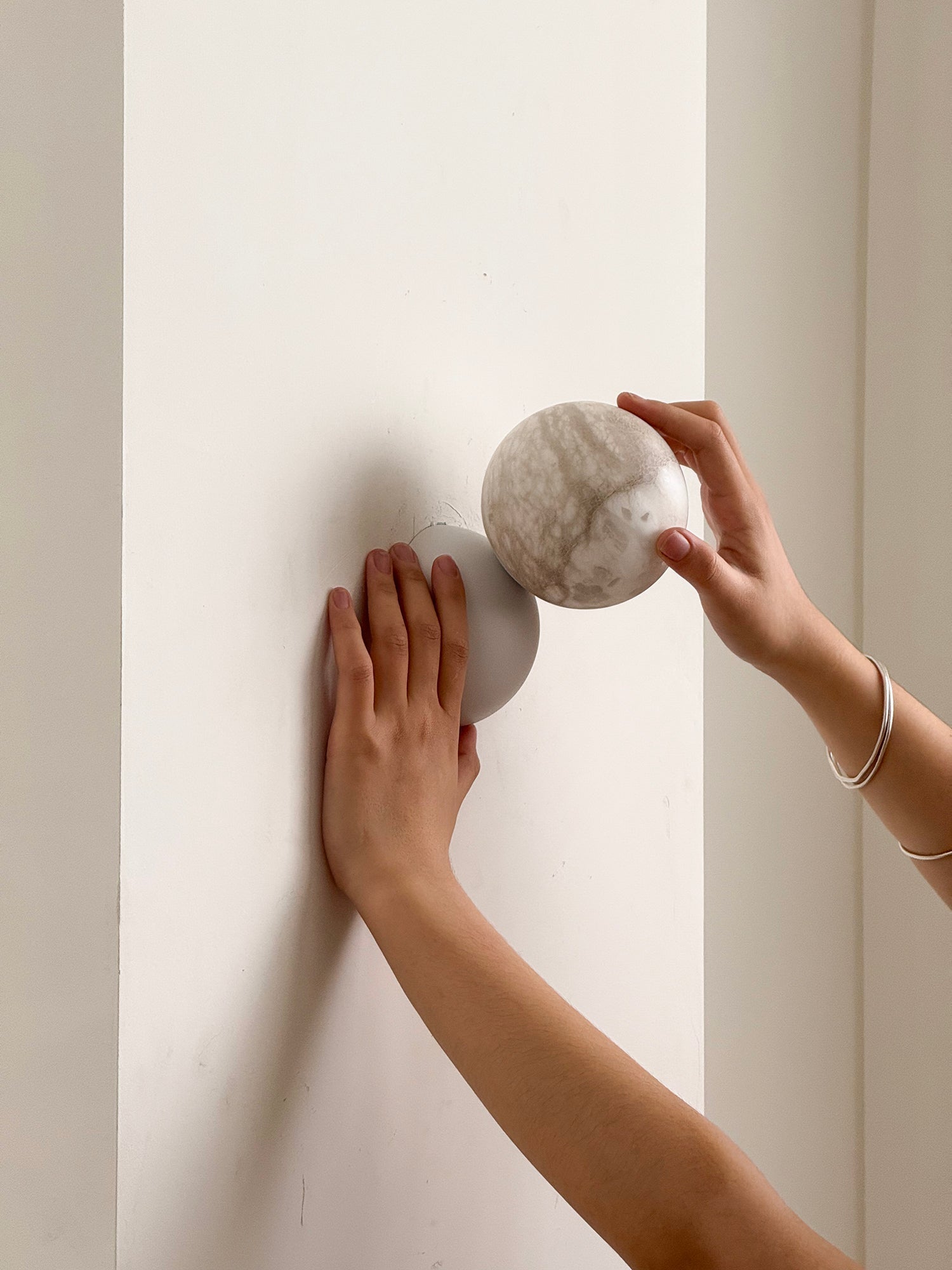 Freyza | Arca Eclipse Marmor-Wandleuchte – Schlafzimmer, Flur
