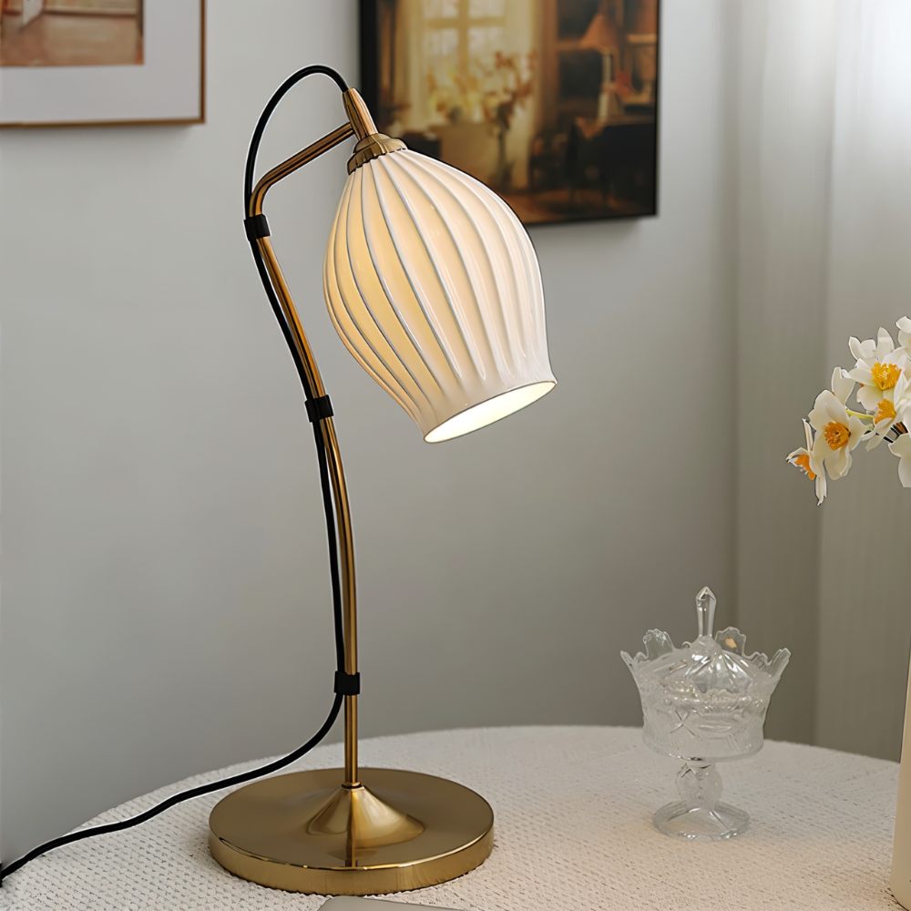 Ceramica | Elegant Ribbed Ceramic Table Lamp for Bedroom and Desk 0