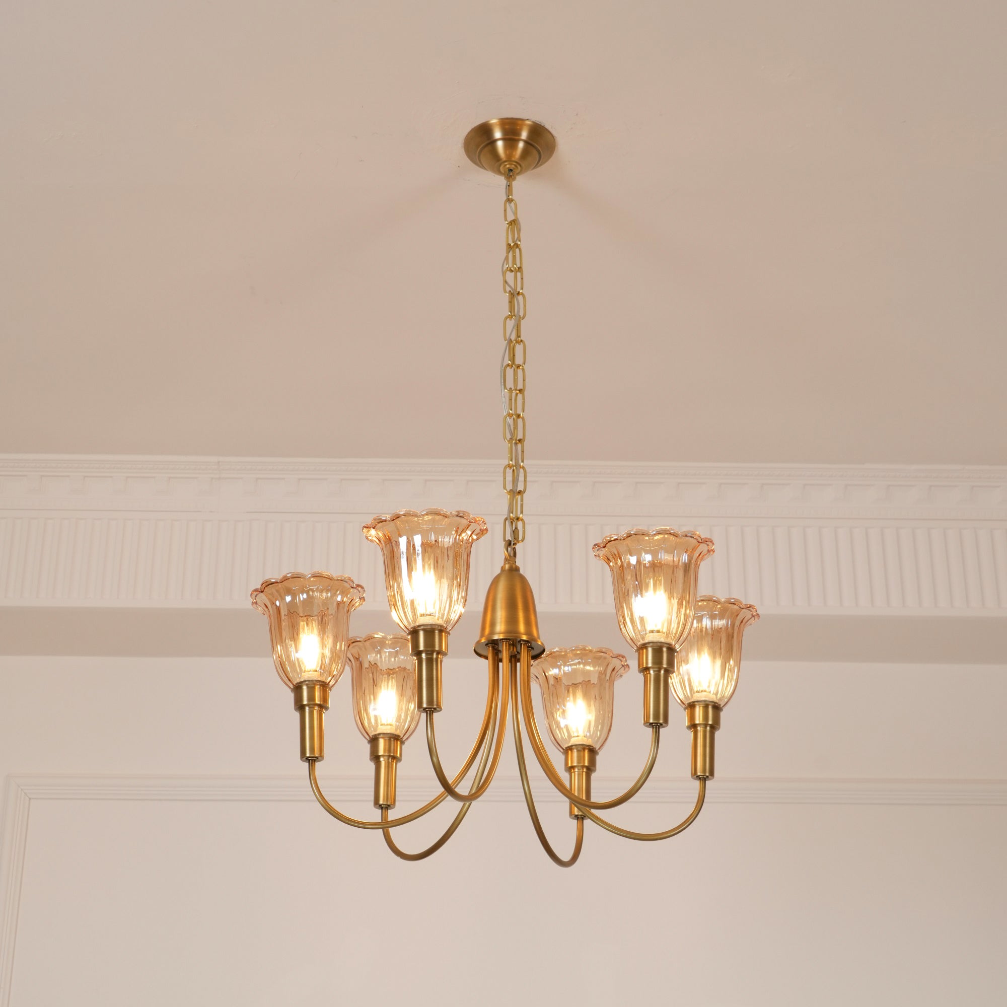 Freyza | Tempo Vintage-Kunstmessing-Kronleuchter – Vintage-Esszimmer-Wohnzimmer
