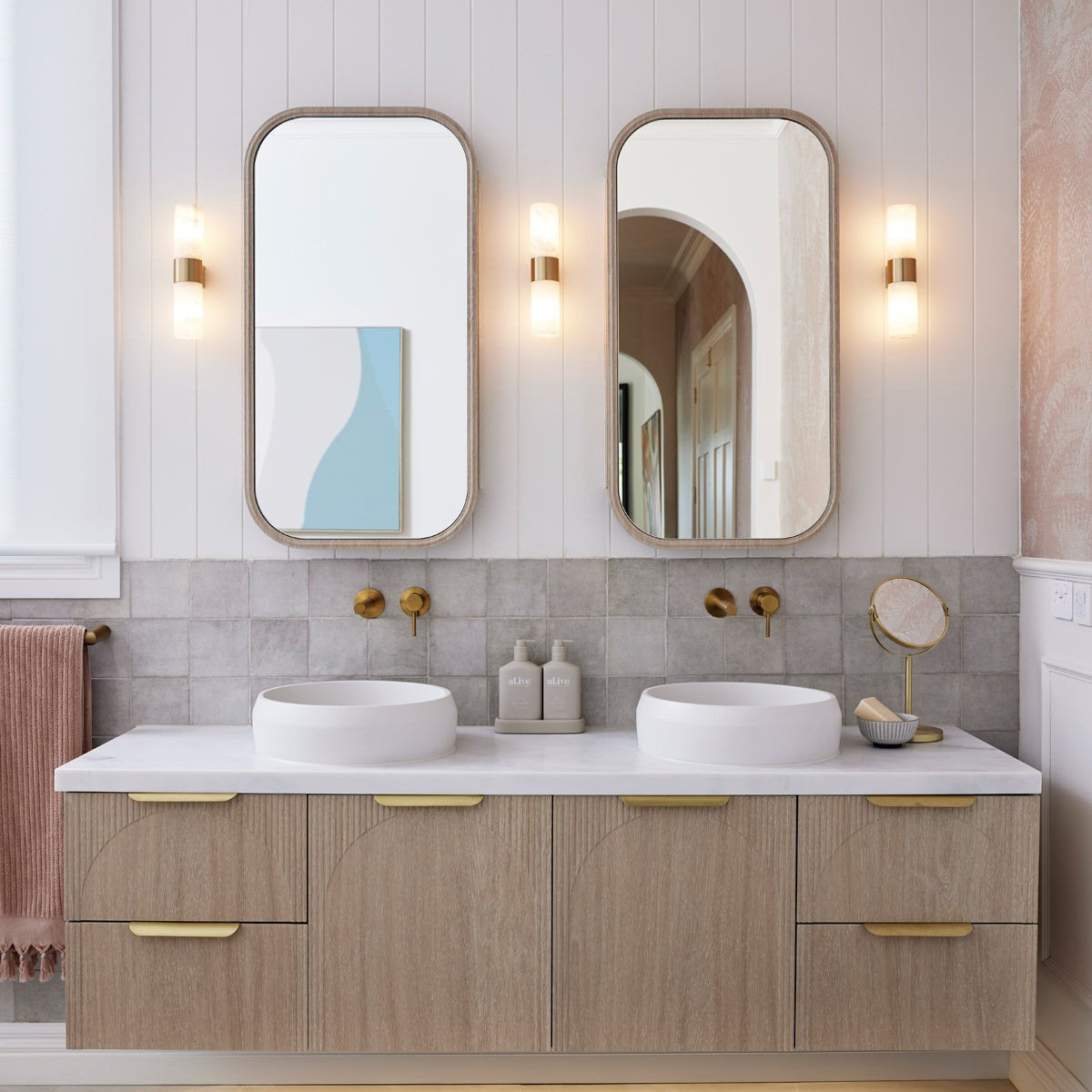 Freyza | Alight Alabaster Wall Wall Light – Bedroom Hallway