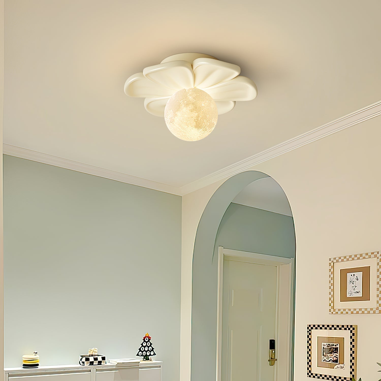 Freyza | Quip Bloom Flower Resin Ceiling Light – Bedroom Living Room