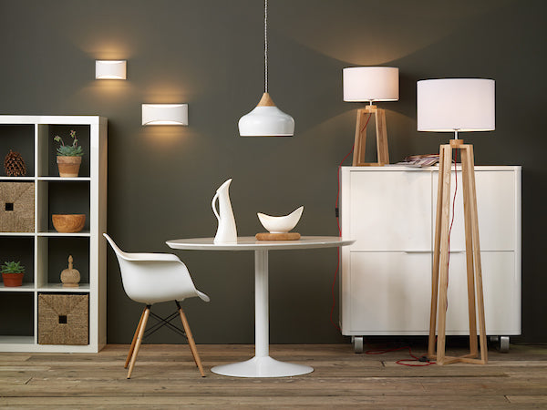 Freyza – Suspension blanche avec accent en bois et hauteur réglable | Éclairage moderne pour cuisine, ambiance chaleureuse