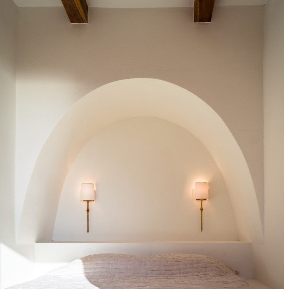 Freyza | Einzigartige Wandleuchte aus Messing mit Stoffschirm im Vintage-Stil für Schlafzimmer und Flur