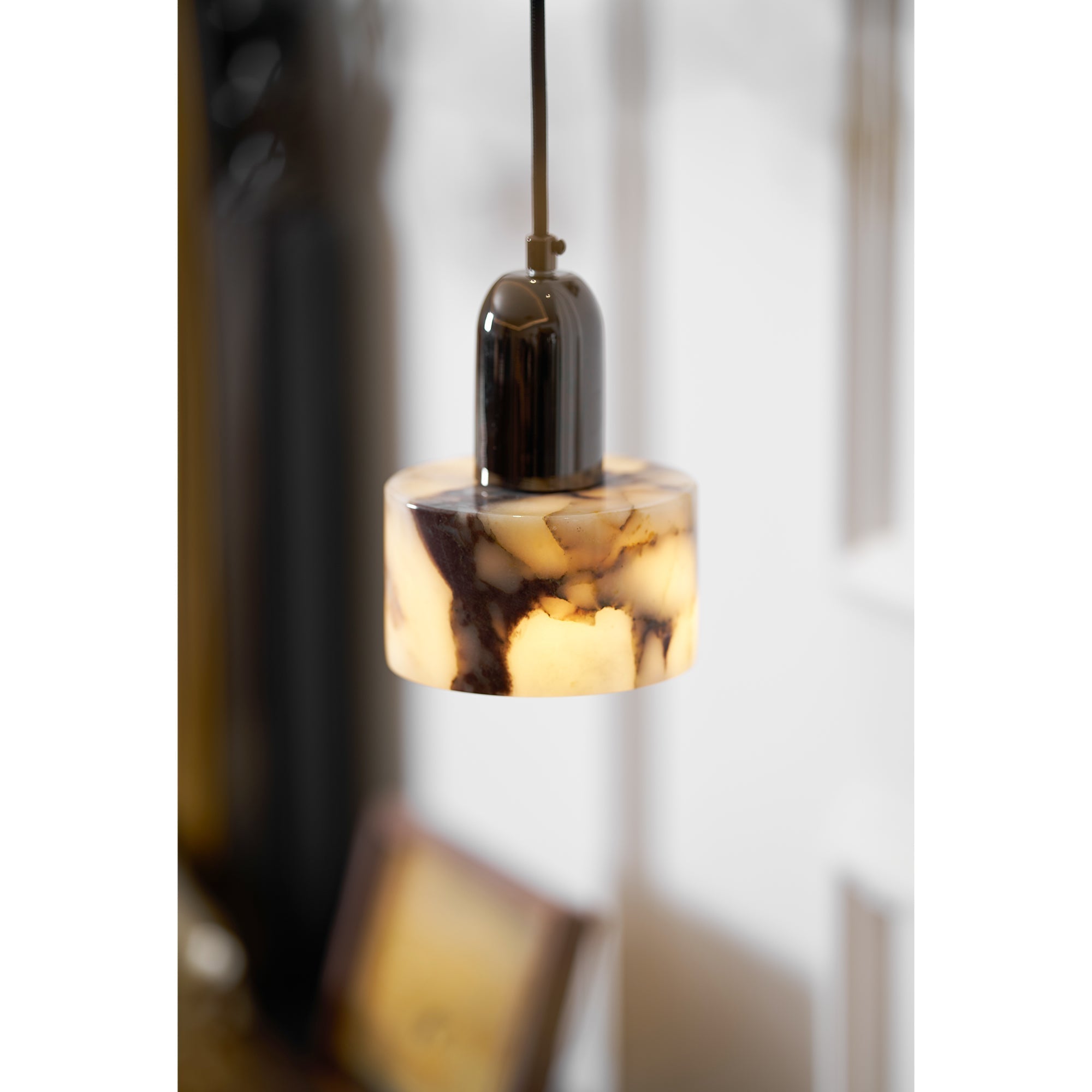 Suspension en marbre Freyza | Flair – Luminaire suspendu en marbre pour cuisine et salle à manger