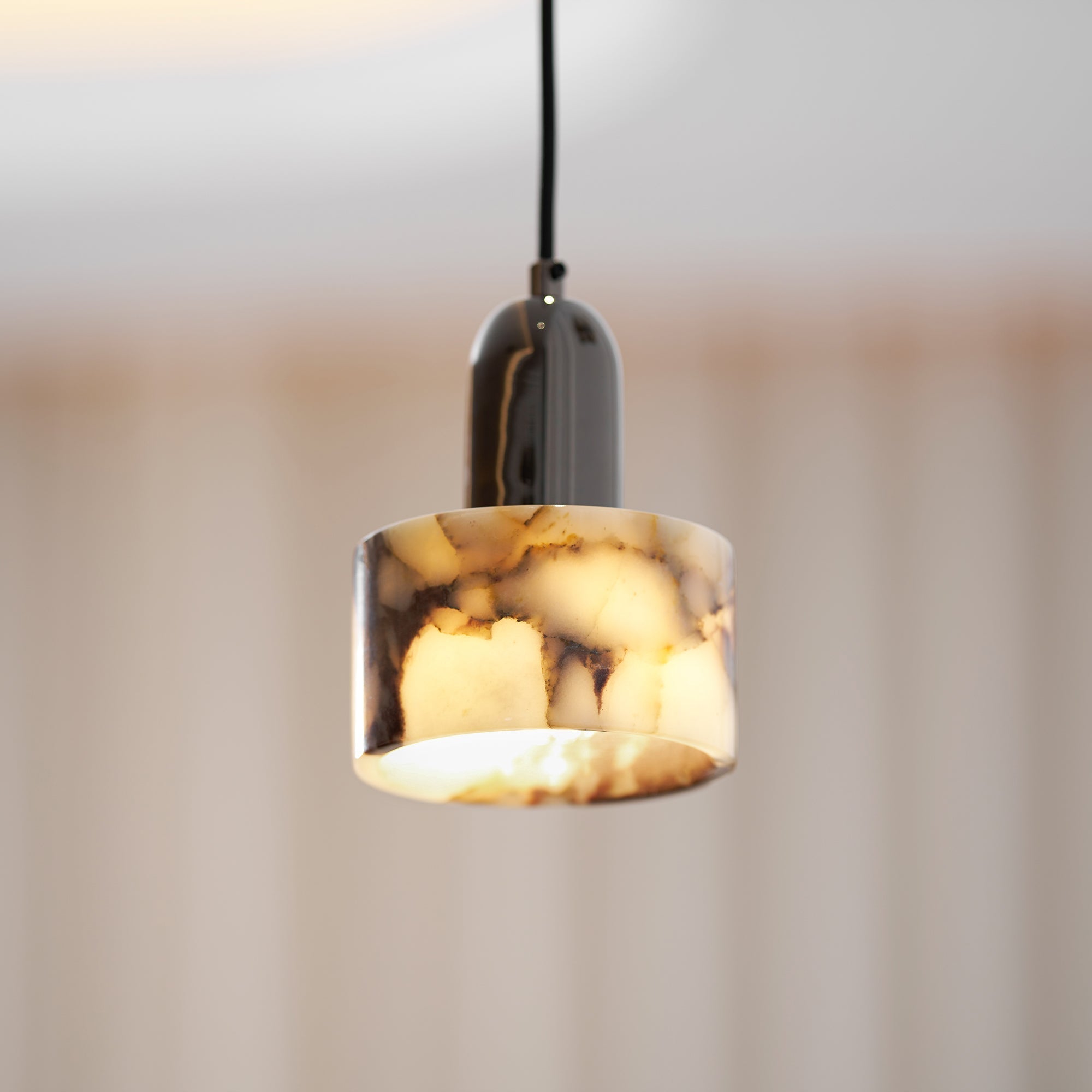 Suspension en marbre Freyza | Flair – Luminaire suspendu en marbre pour cuisine et salle à manger