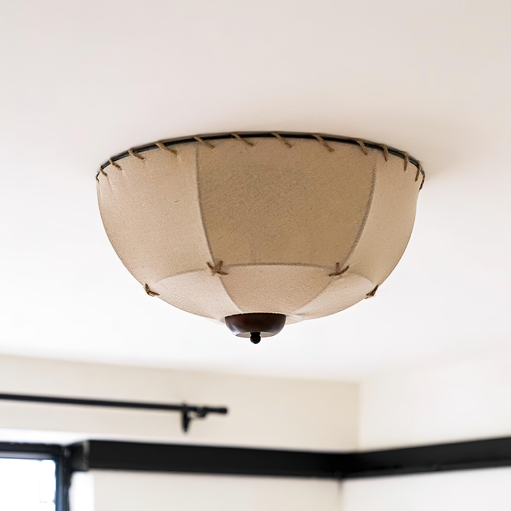 Freyza | Plafonnier artisanal en bois et tissu avec abat-jour, montage affleurant – Chambre, couloir, cuisine rustiques