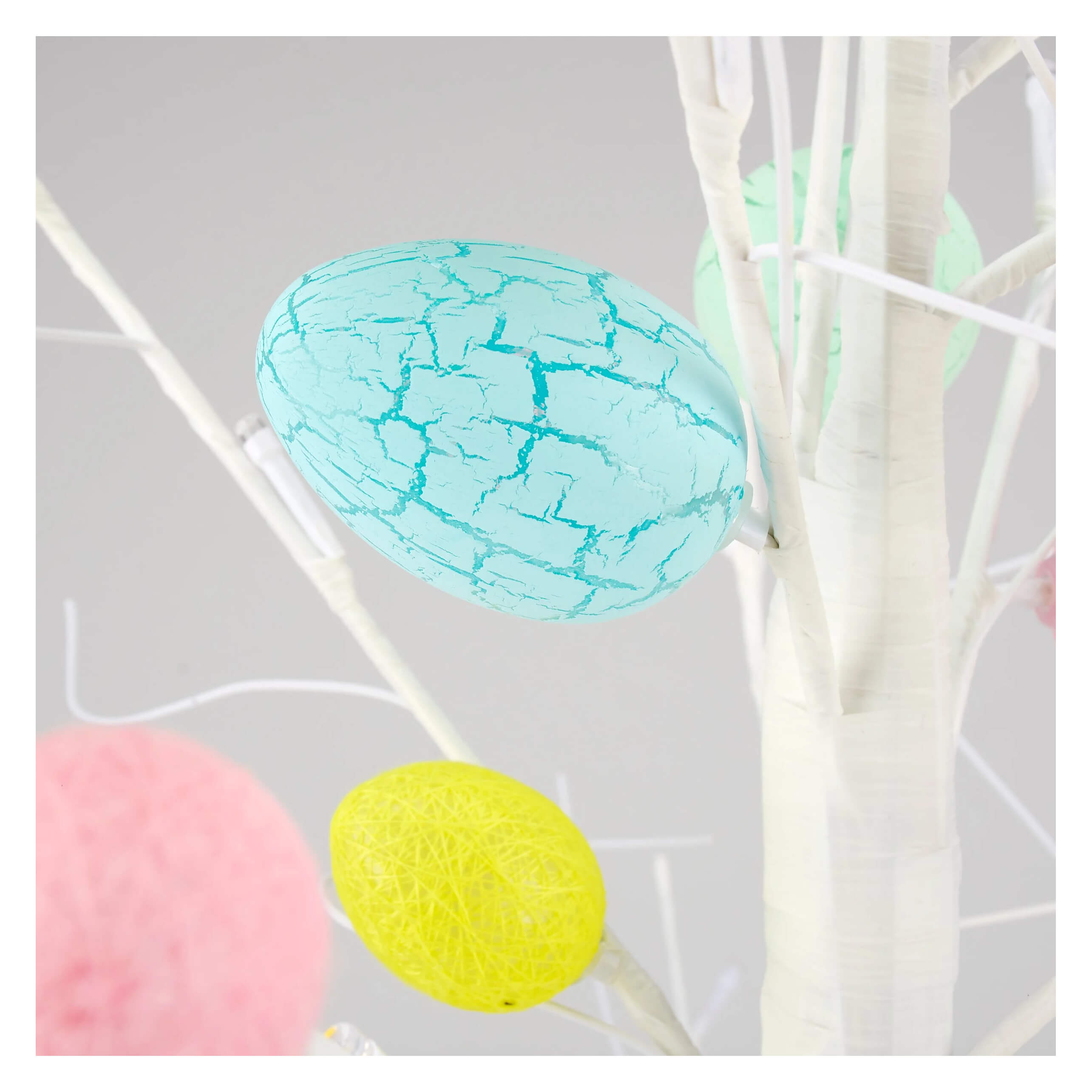 Freyza – Elegante Osterdekoration | 47-beleuchteter Eierbaum mit pastellfarbenen Holzeiern | Belebende Atmosphäre für Frühlingsfeiern