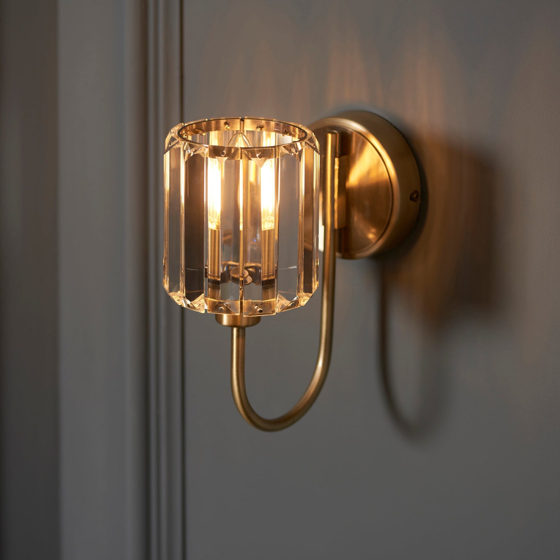 Elegant Wall Light | Antique Brass Sconce with Faceted Glass Shade | Timeless Design for Cozy Ambiance 4