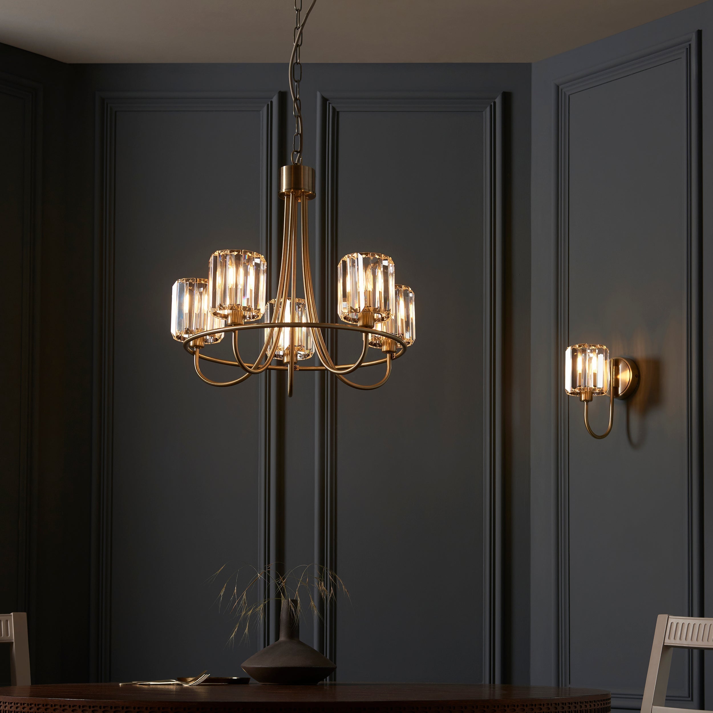 Elegant Wall Light | Antique Brass Sconce with Faceted Glass Shade | Timeless Design for Cozy Ambiance 7