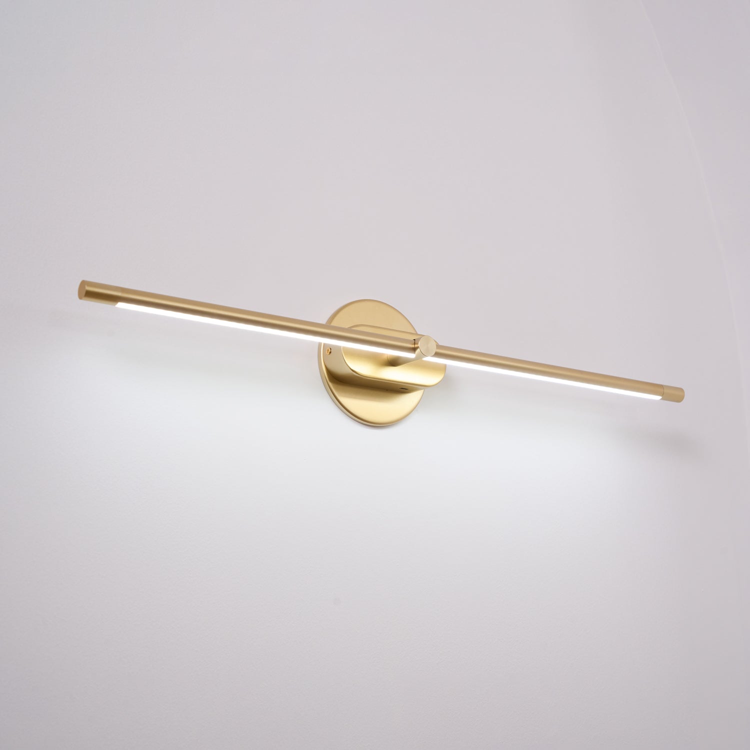 Freyza | Applique linéaire minimaliste Flano pour miroir de salle de bains – Miroir de salle de bains minimaliste