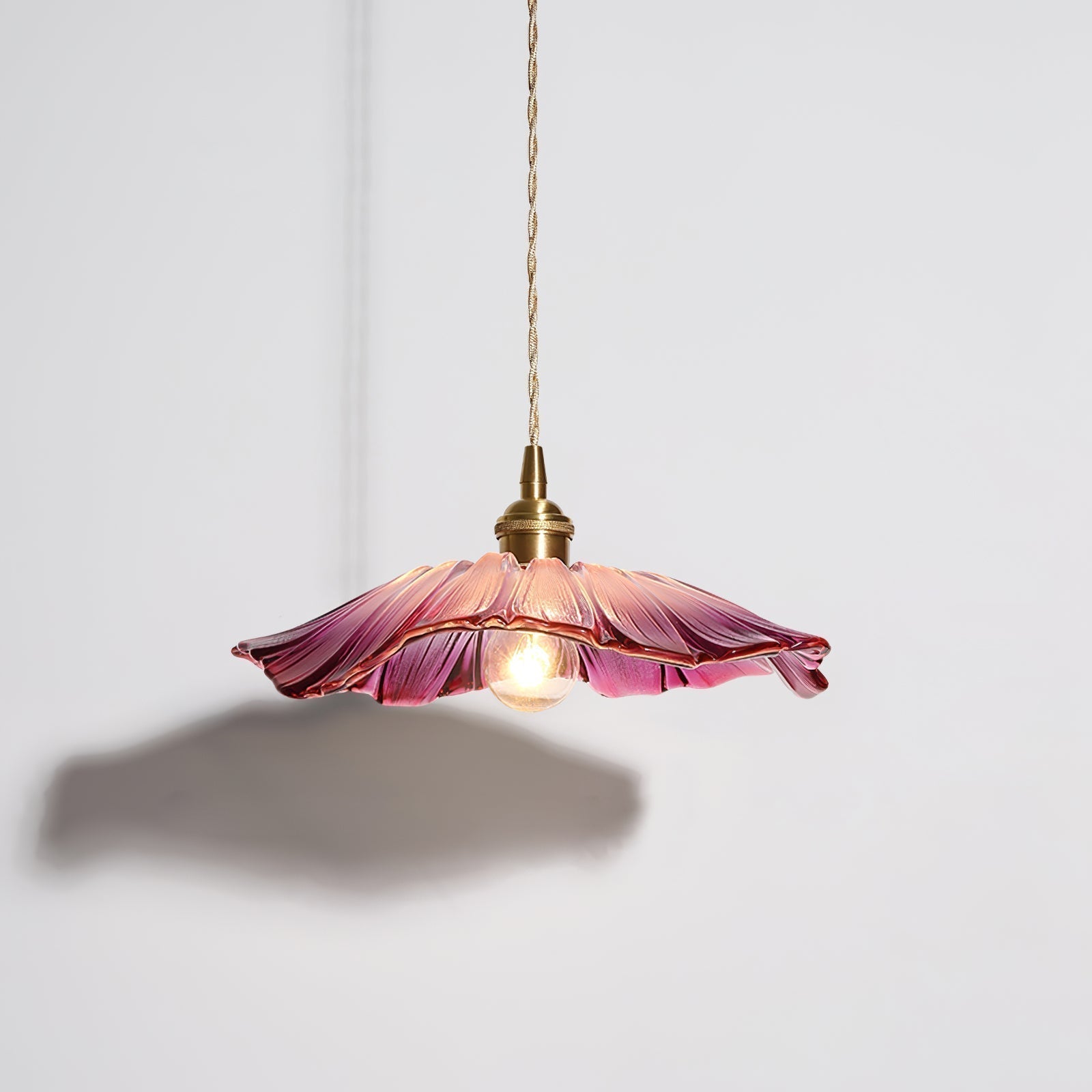 Plafonnier affleurant en verre fleuri Freyza | Calia – chambre, couloir, cuisine
