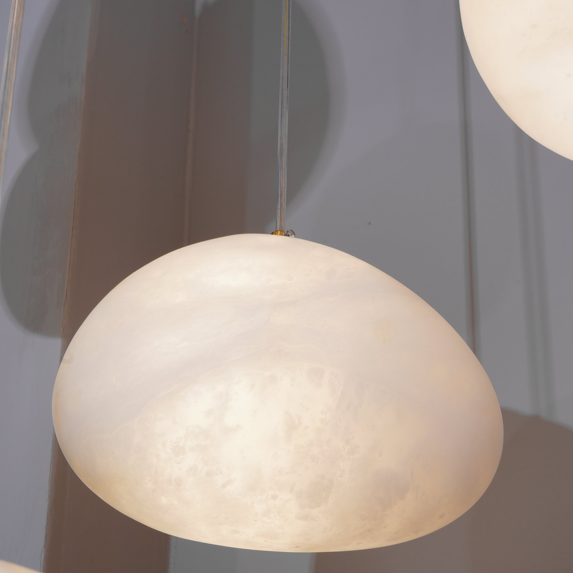 Freyza | Suspension en laiton albâtre avec pendentif en forme d’oie – Cuisine et salle à manger