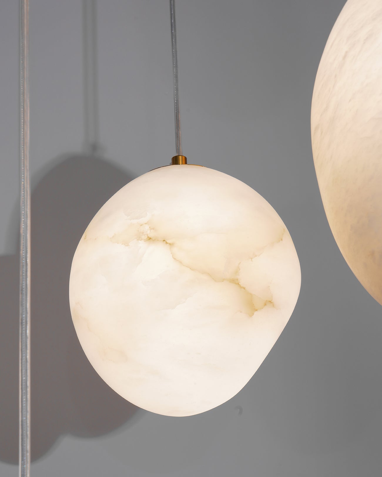 Freyza | Suspension en laiton albâtre avec pendentif en forme d’oie – Cuisine et salle à manger