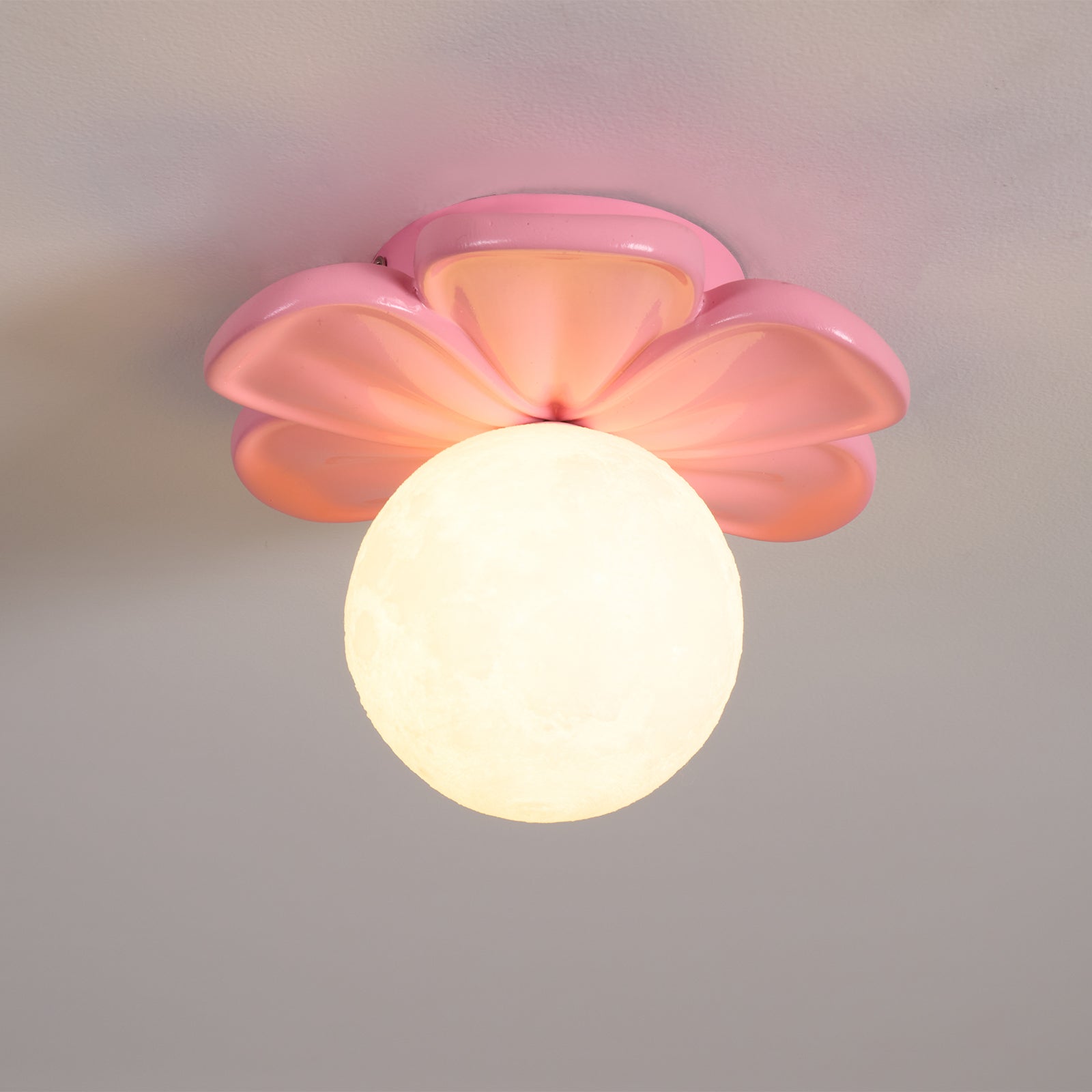 Freyza | Quip Bloom Flower Resin Ceiling Light – Bedroom Living Room