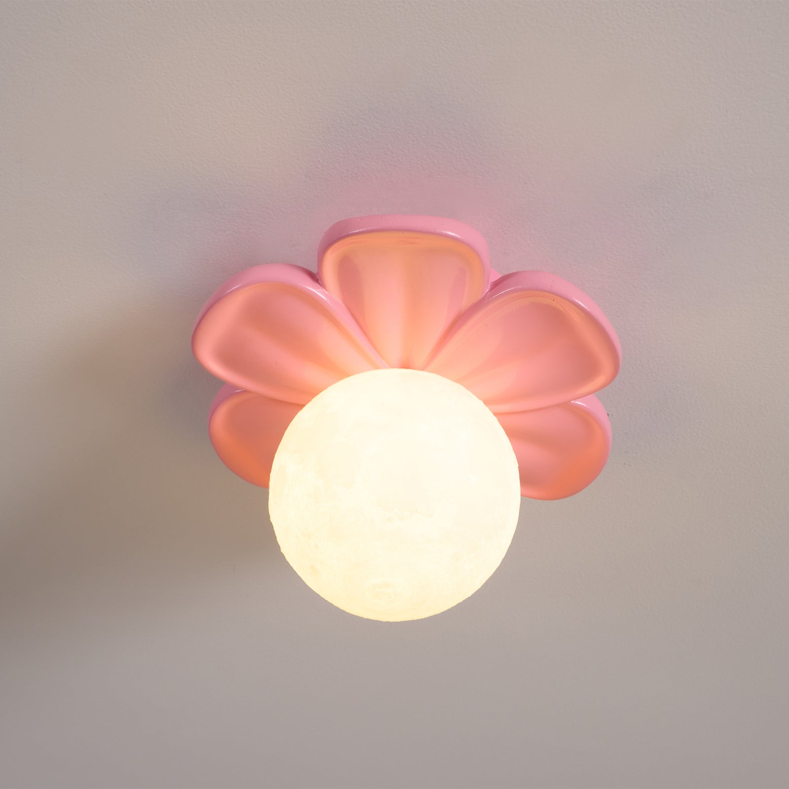 Freyza | Quip Bloom Flower Resin Ceiling Light – Bedroom Living Room