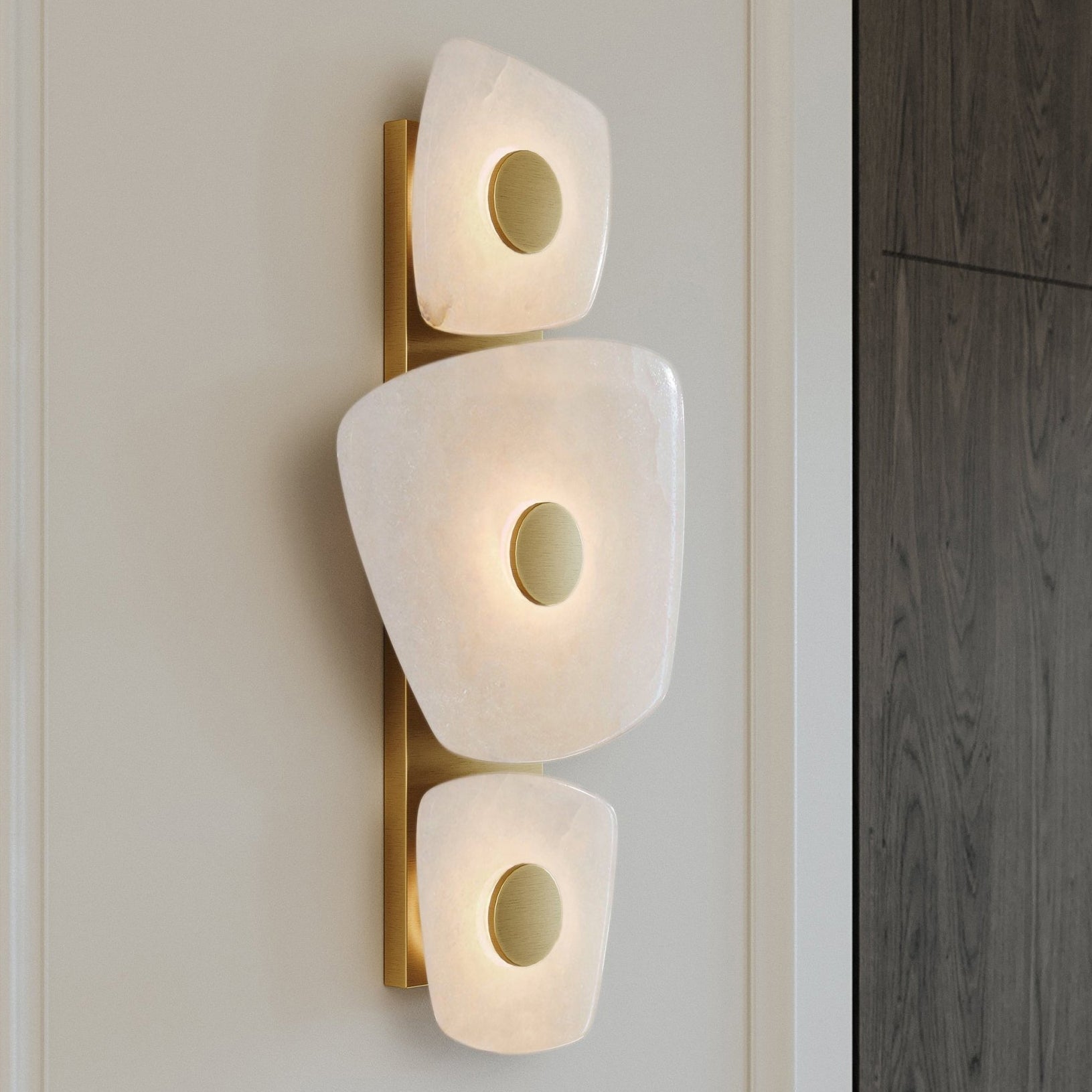 Freyza | Itheora Wandleuchte aus Messing und Alabaster – Schlafzimmer, Flur