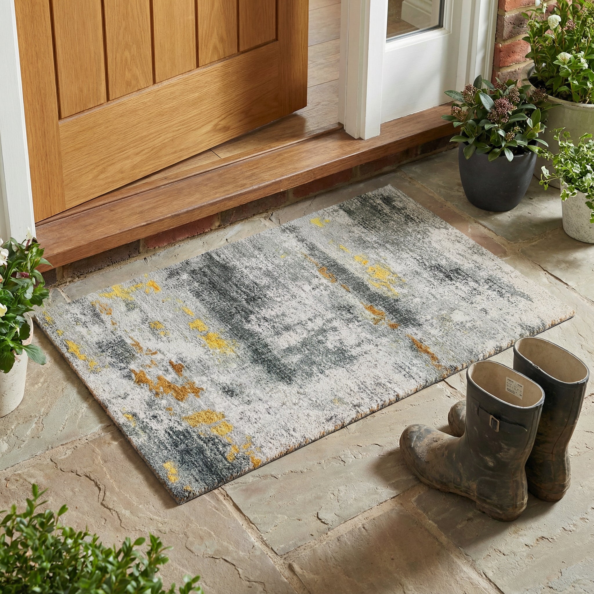 Freyza - Modern Abstract Area Rug – Soft Flannel Grey & Gold Carpet (Non-Slip & Washable)