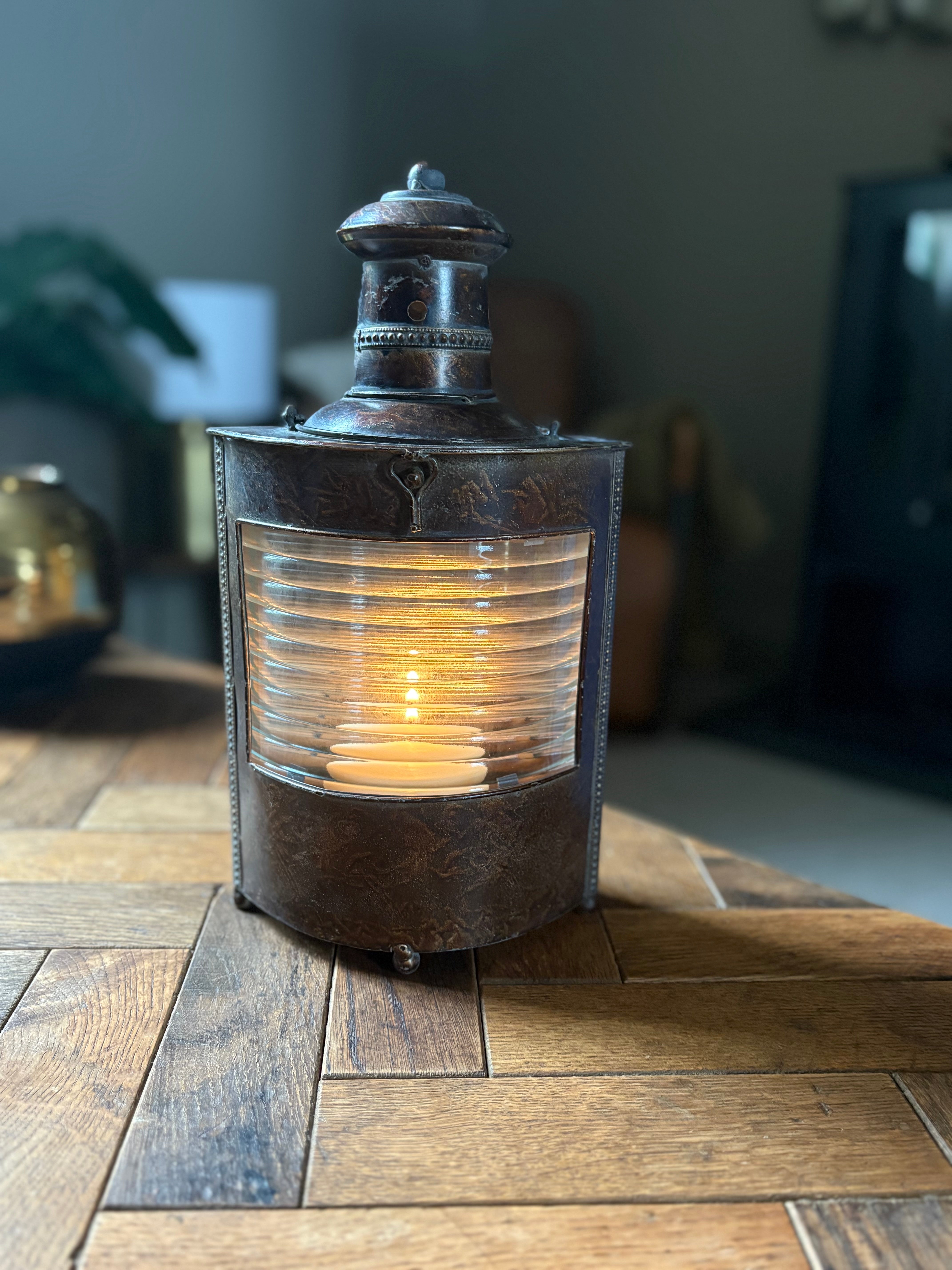 Freyza - Brown Burnished Lantern