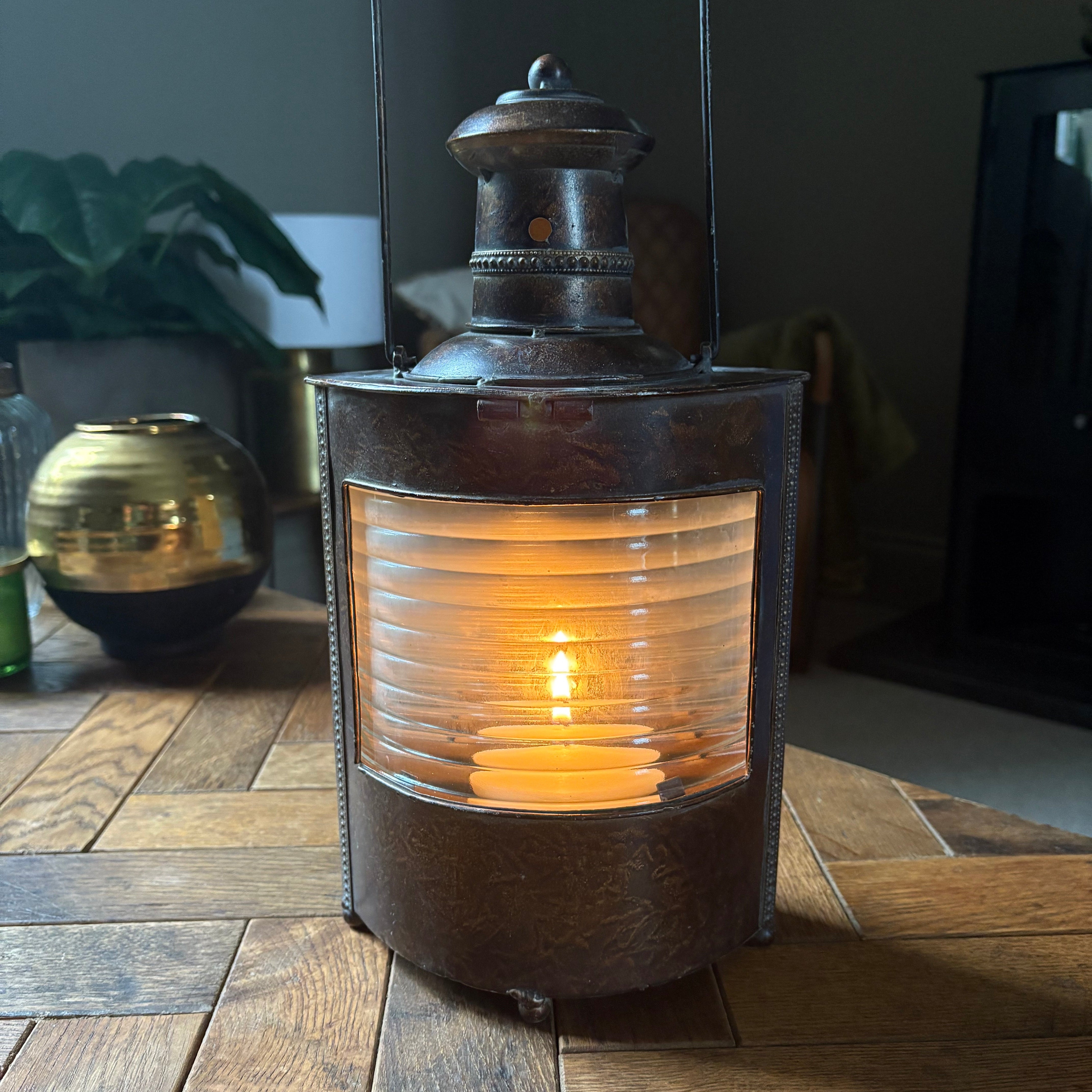 Freyza - Brown Burnished Lantern