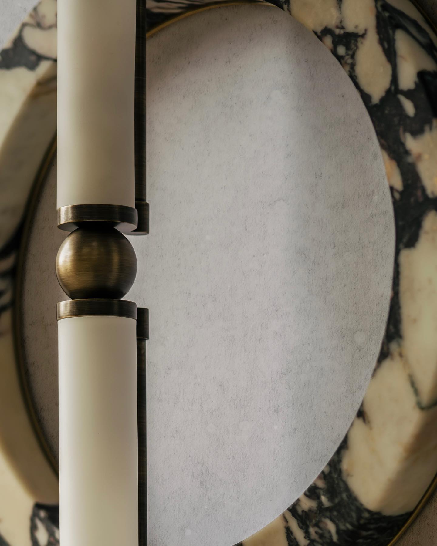 Freyza | Mymira Ice Marble — applique murale en marbre pour chambre et couloir