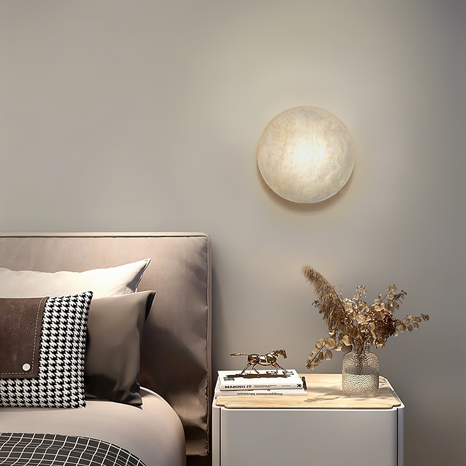 Freyza | Ilvinan Single Alabaster Wall Light – Bedroom Hallway