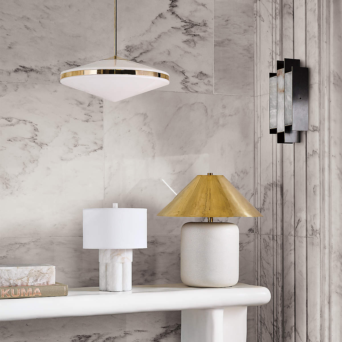 Freyza | Vavynor Brass Alabaster Brass Wall Light – Bedroom Hallway