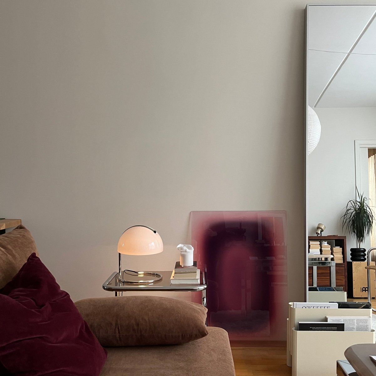 Kranos | Elegant Retro Mid-Century Glass Table Lamp for Bedside or Desk 7
