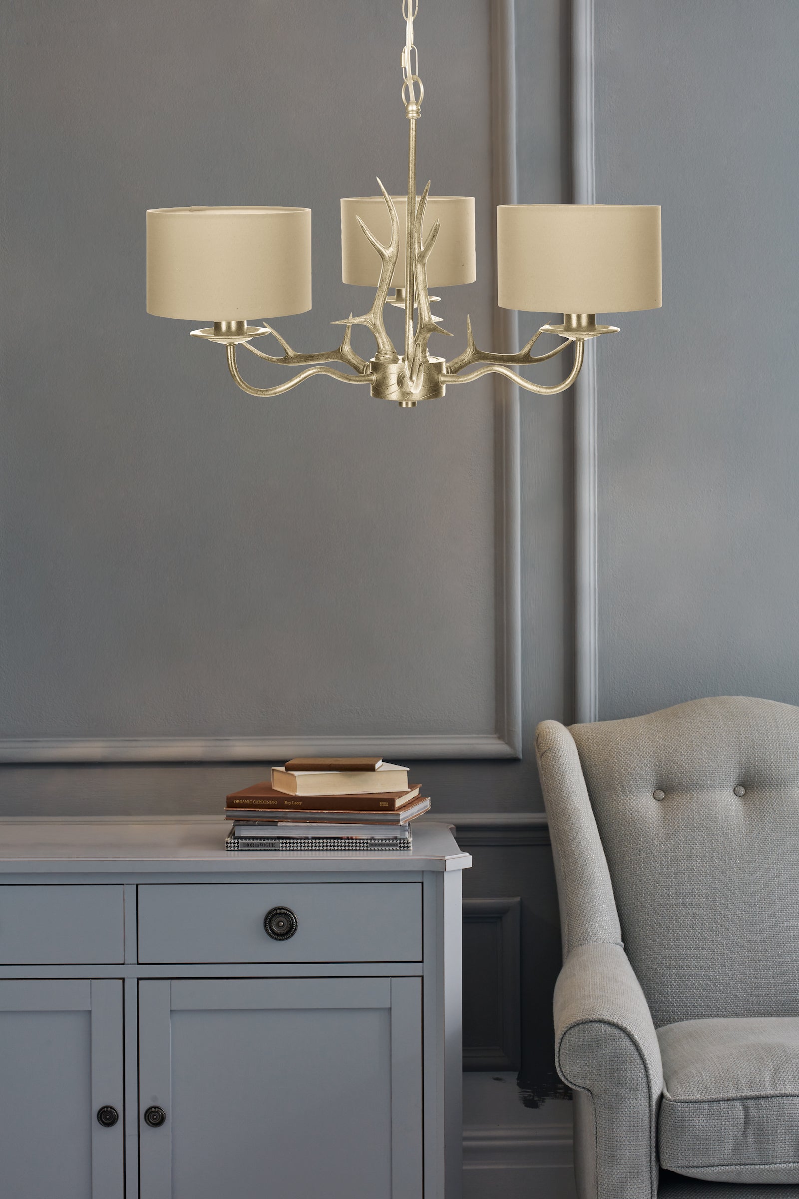 AntlerGlow | Rustic Elegant 3-Light Chandelier with Shades 2