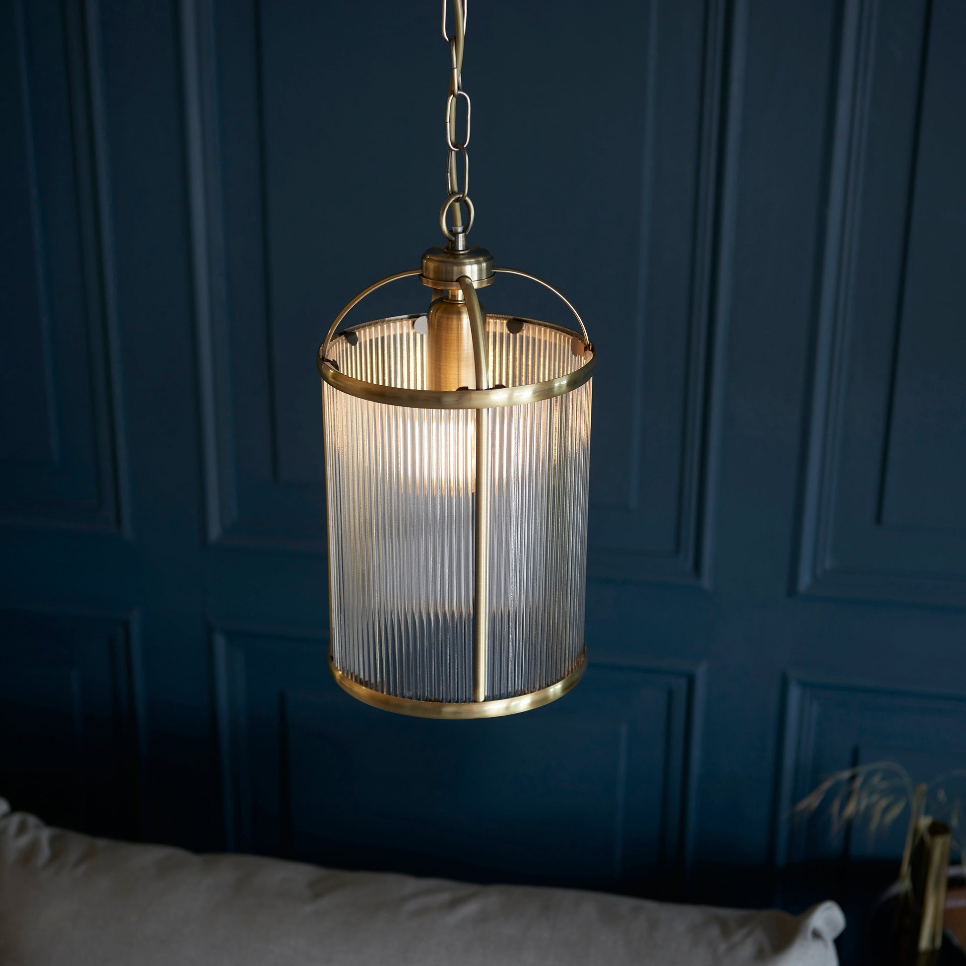 Lambeth | Ribbed Single Lantern with Height-Adjustable Cable | Antique Brass for Elegant Illumination 3