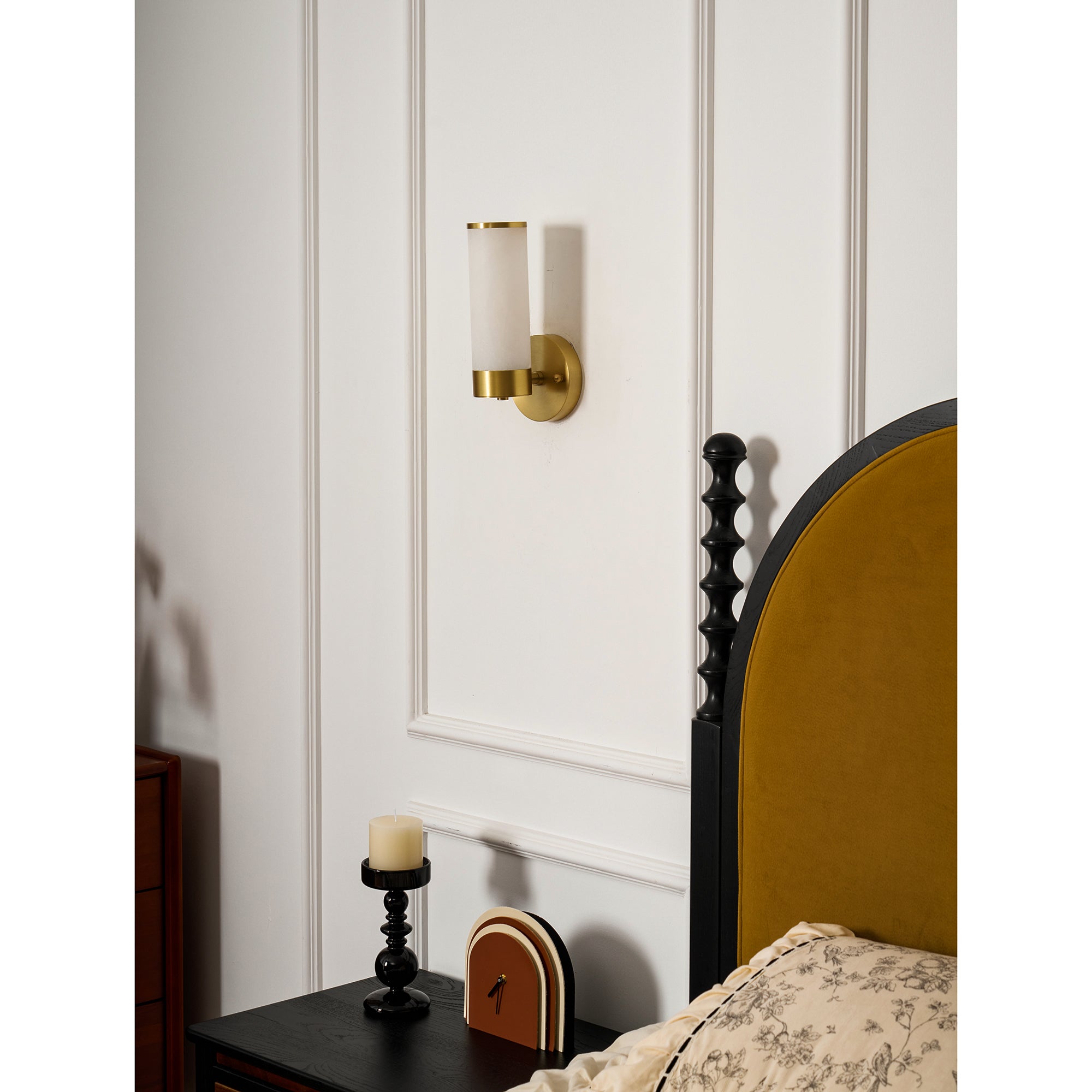 Freyza | Olvynis Brass Alabaster Brass Wall Light – Bedroom Hallway
