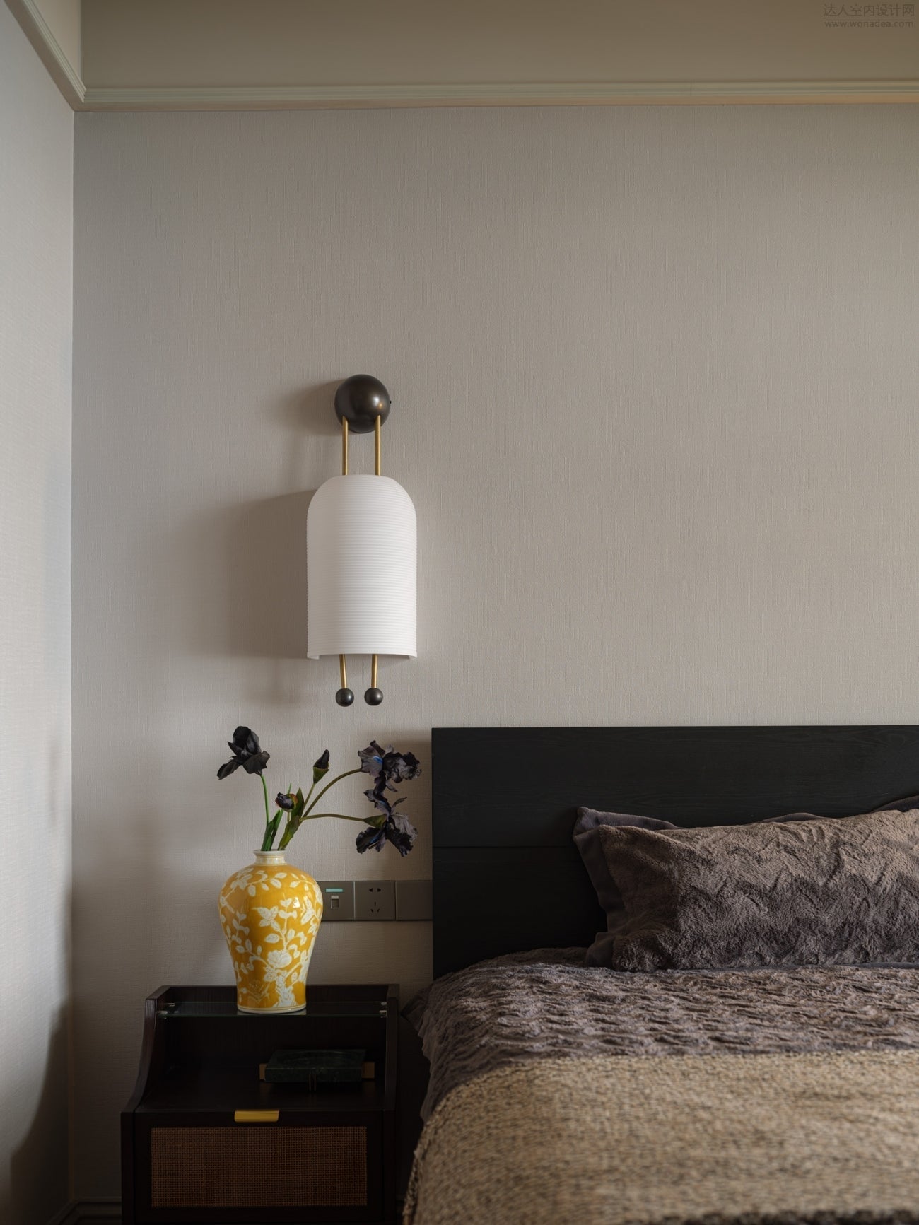 Freyza | Zelaeora Glass Lantern Glass Wall Light – Bedroom Hallway