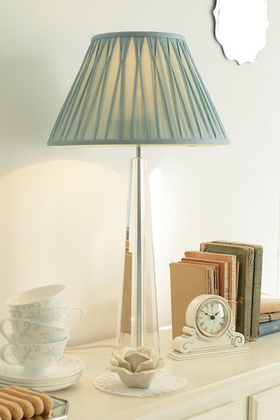 CrystalElegance | Luxurious Hand-Cut Obelisk Table Lamp Base 3