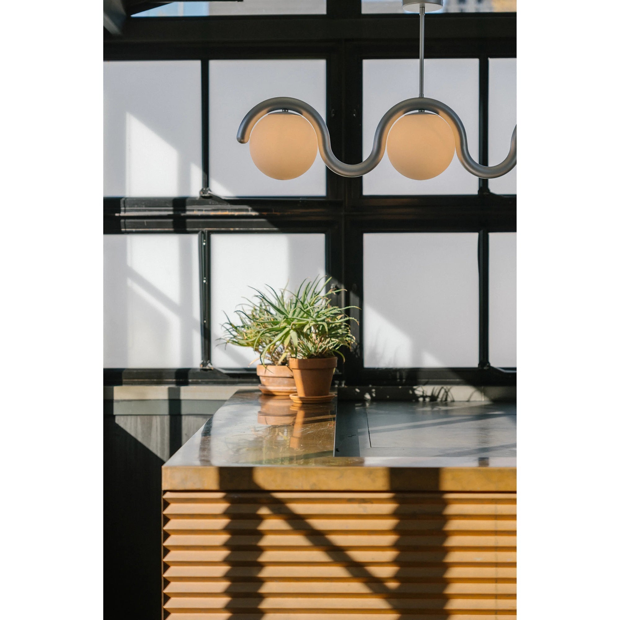 Freyza | Linearer Kronleuchter aus Glas „Citheis“ – Esszimmer, Wohnzimmer