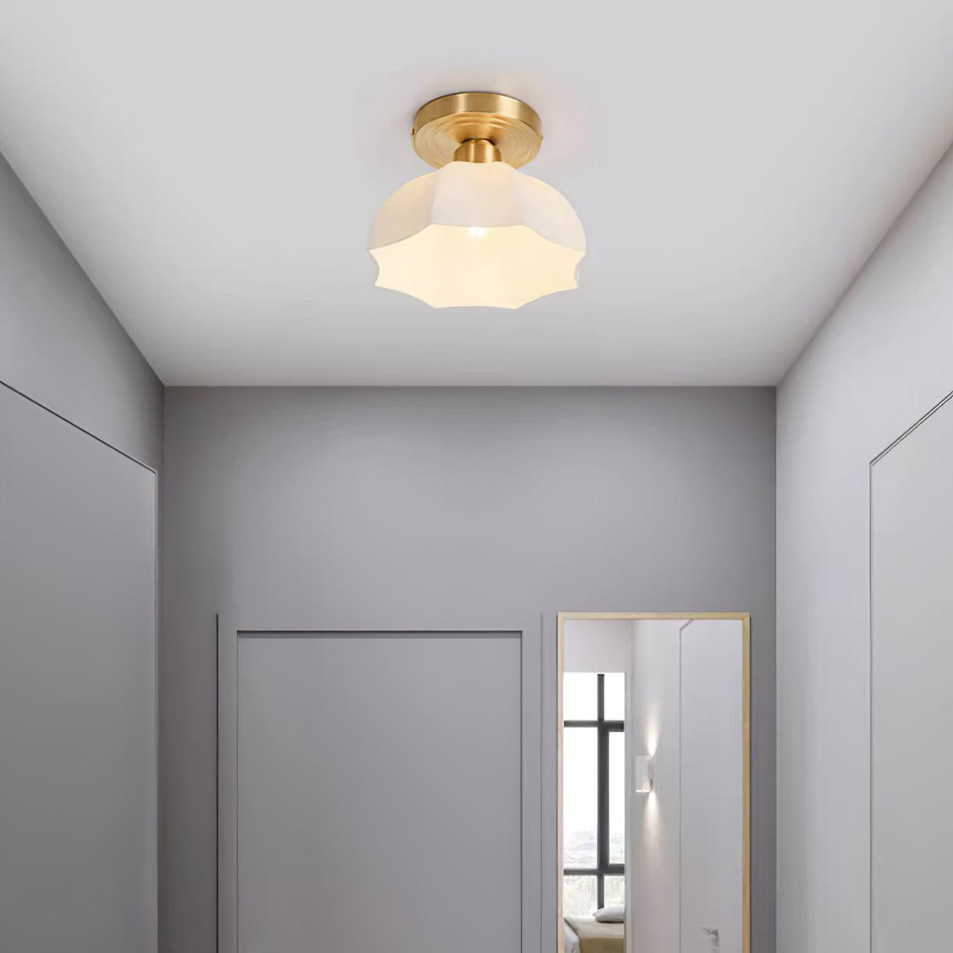 Freyza | Plafonnier encastré Avelin en verre et laiton avec base en laiton – chambre, couloir, cuisine
