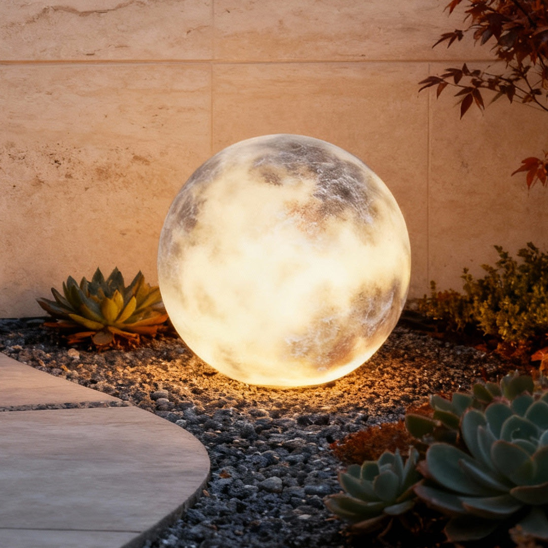 Lunara | Elegant Moon Shaped Solar Outdoor Garden Light Fixture 0