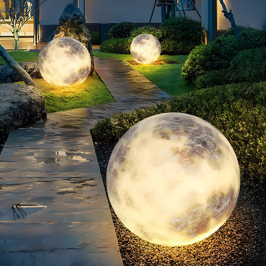 Lunara | Elegant Moon Shaped Solar Outdoor Garden Light Fixture 3