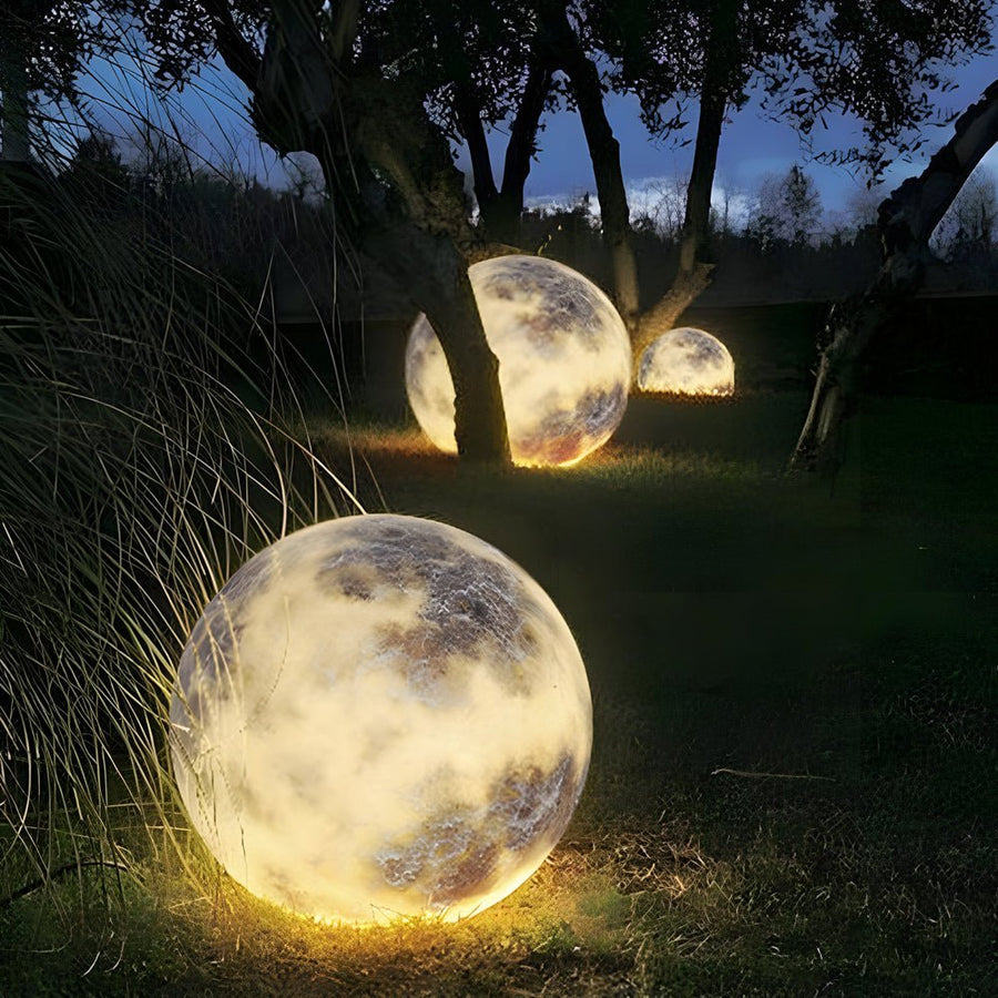 Lunara | Elegant Moon Shaped Solar Outdoor Garden Light Fixture 4