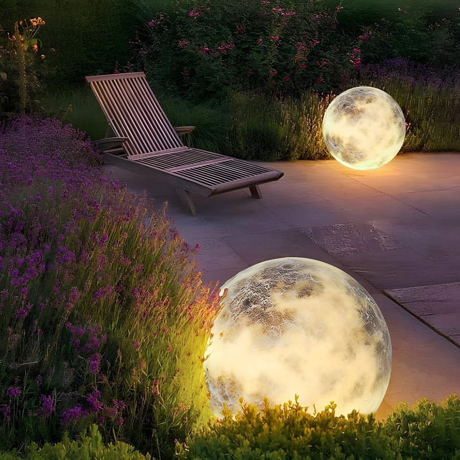 Lunara | Elegant Moon Shaped Solar Outdoor Garden Light Fixture 6