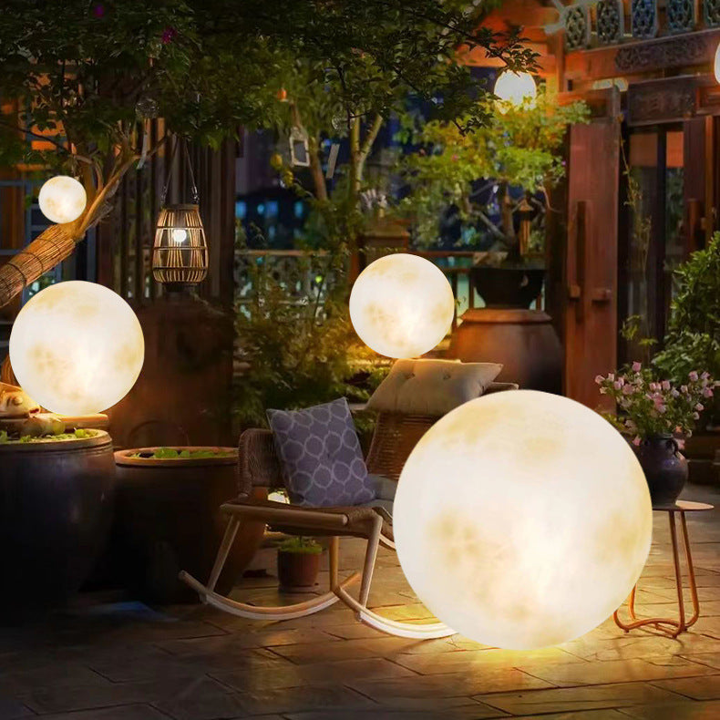 Freyza - Lunara | Elegant Solar Garden Moon Shaped Outdoor Light Fixture