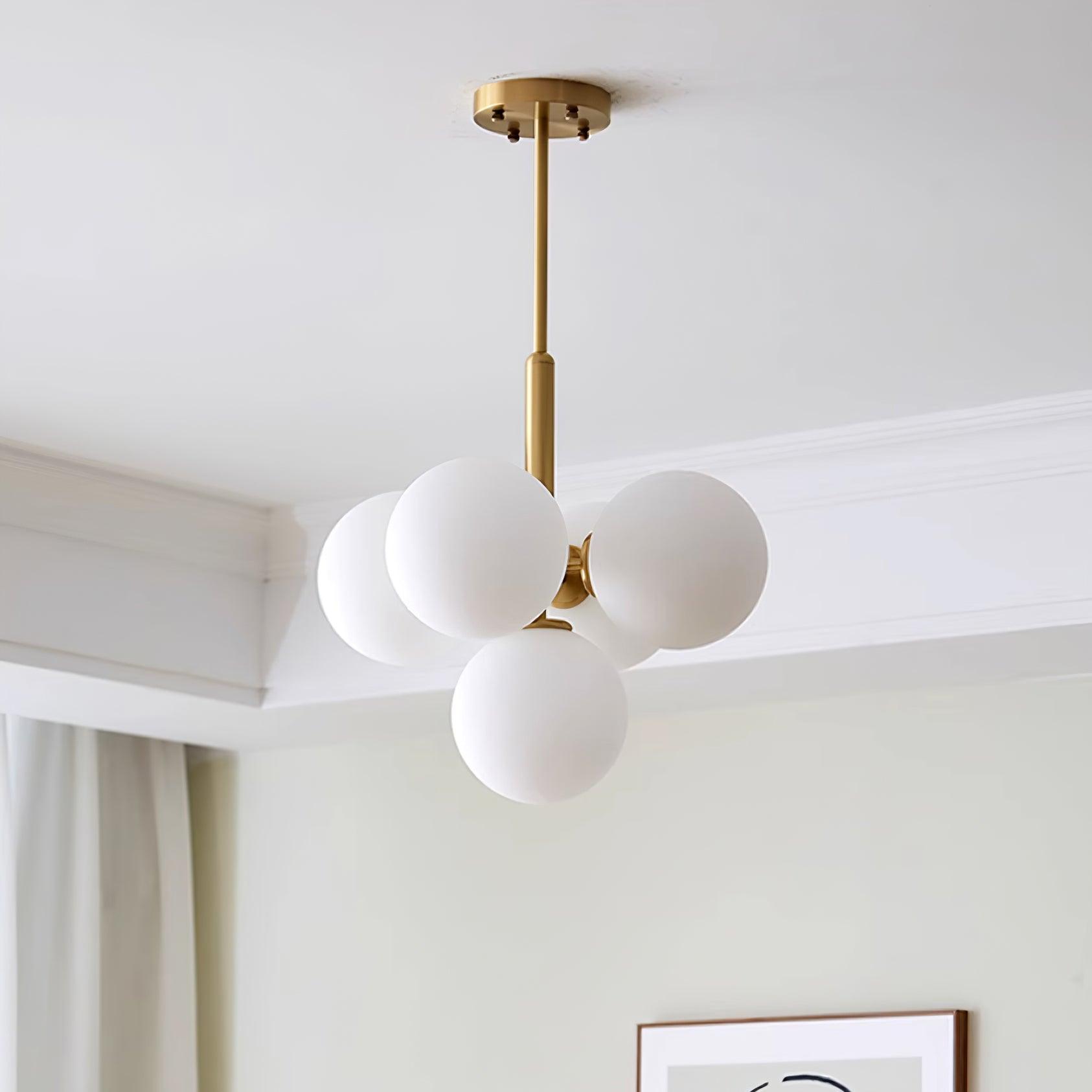 Freyza | Lustre en laiton avec globe en verre – Lustre moderne pour salle à manger et salon