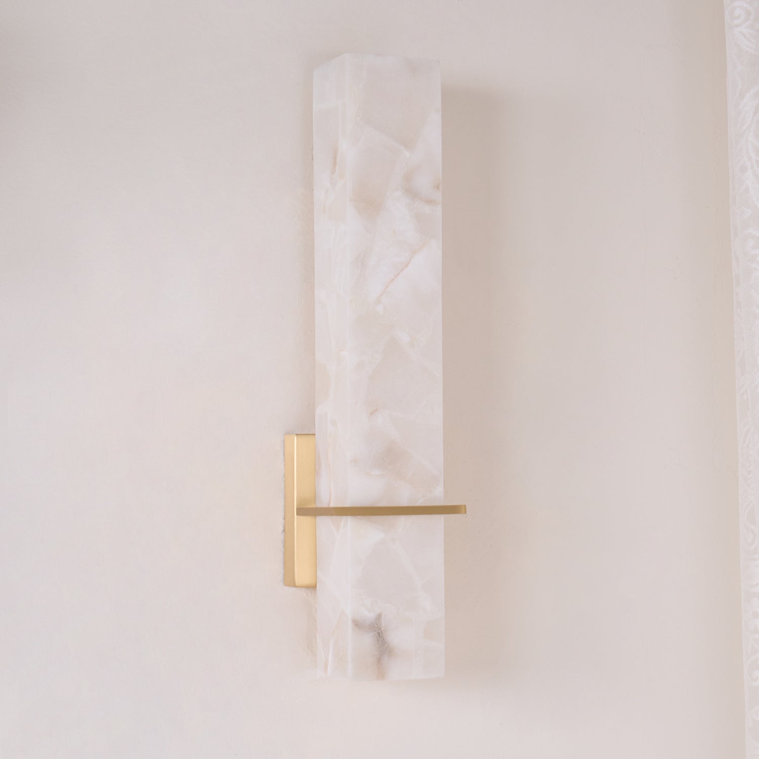 Applique murale d’intérieur Freyza | Ritta, blanche et laiton blanc – style moderne pour chambre et salon