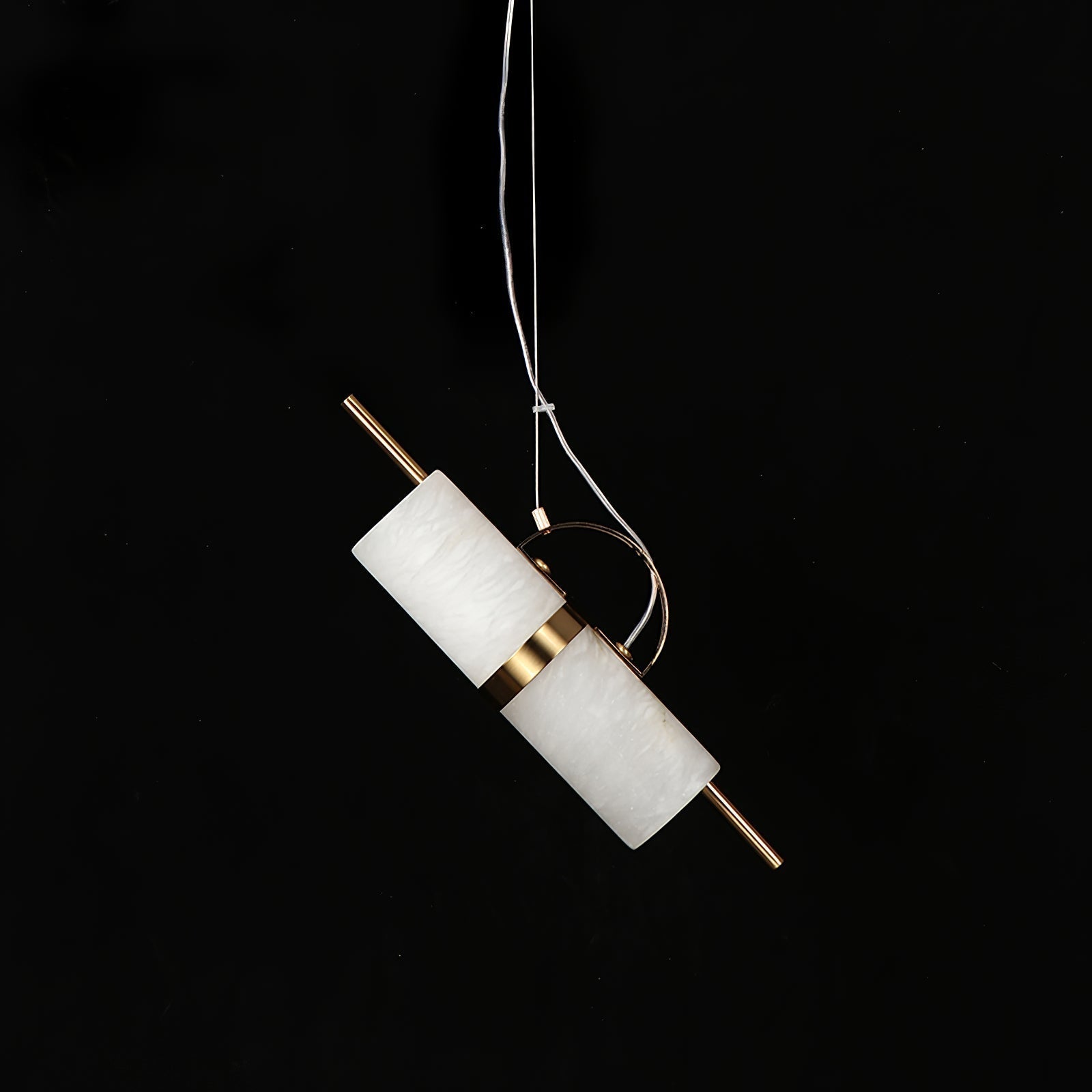 Freyza | Zylindrische Pendelleuchte „Atheor“ aus Alabaster – Küche und Esszimmer
