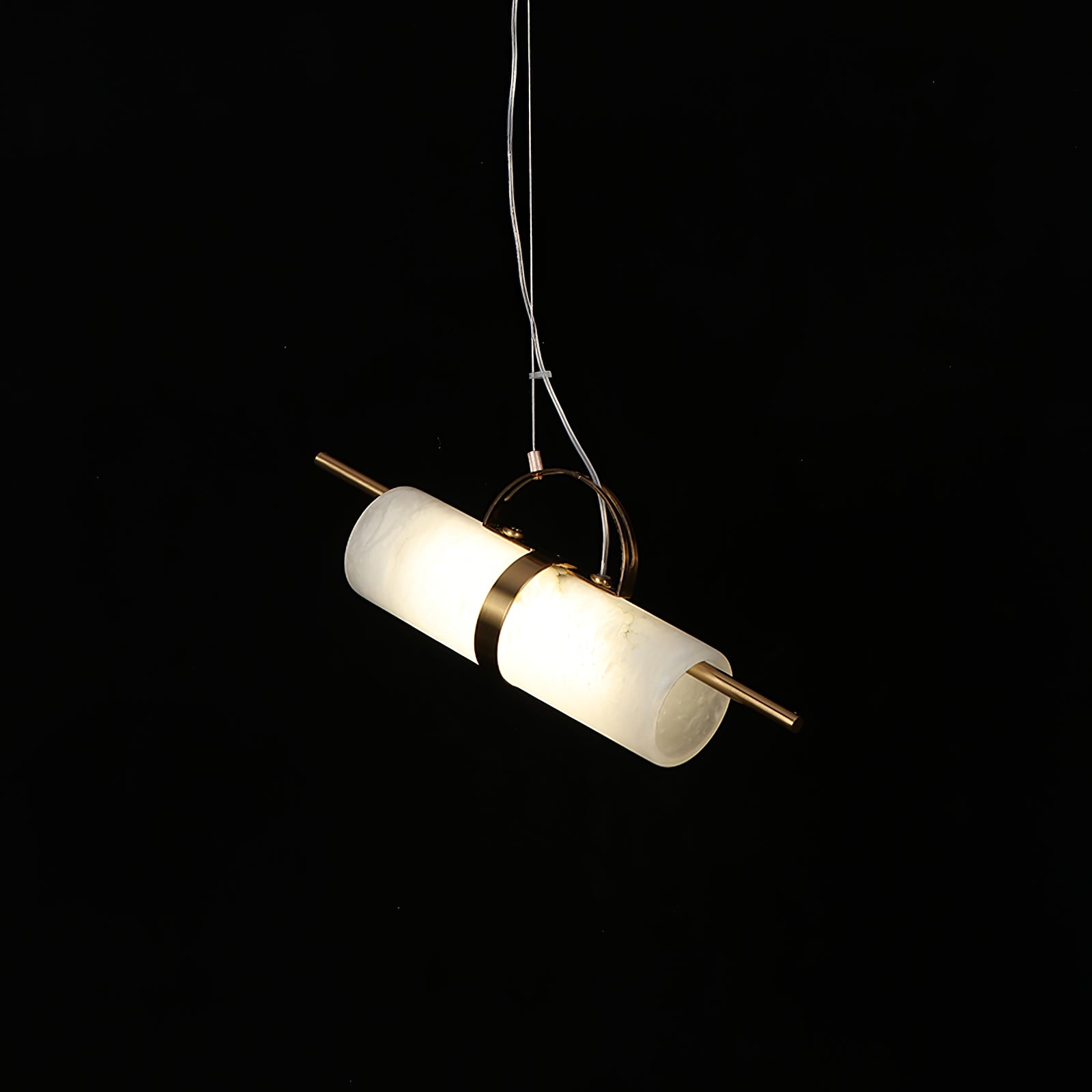 Freyza | Zylindrische Pendelleuchte „Atheor“ aus Alabaster – Küche und Esszimmer