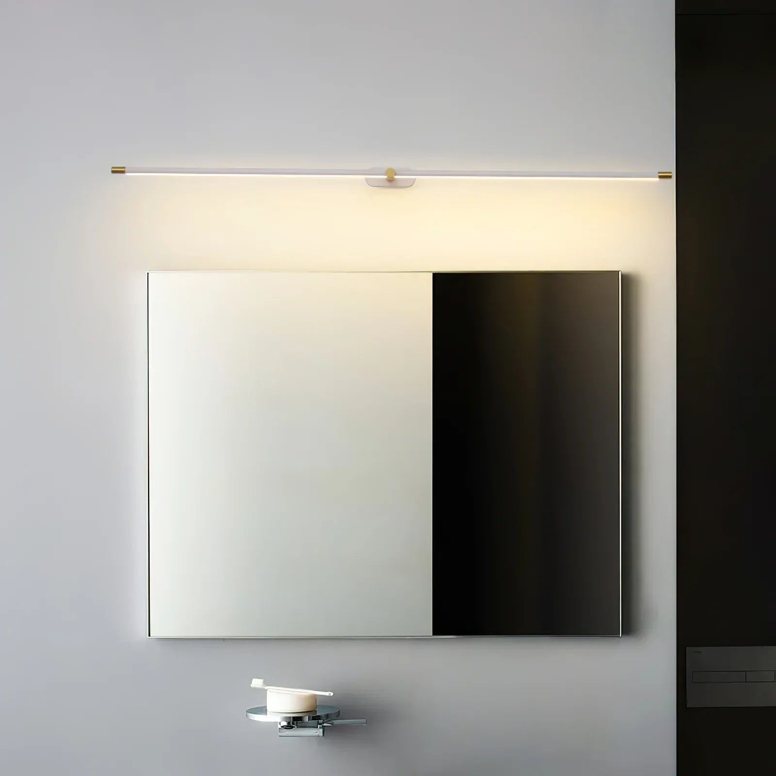 Freyza | Black Gold Bathroom Vanity Light – Minimalist Bathroom Vanity Mirror