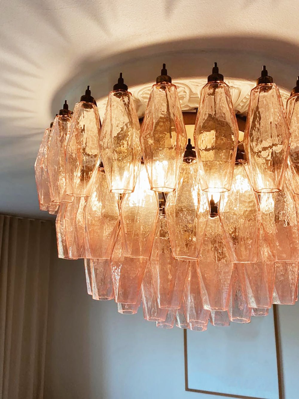 Freyza | Suspension plafond Aurora en verre rose – Chambre et salon vintage