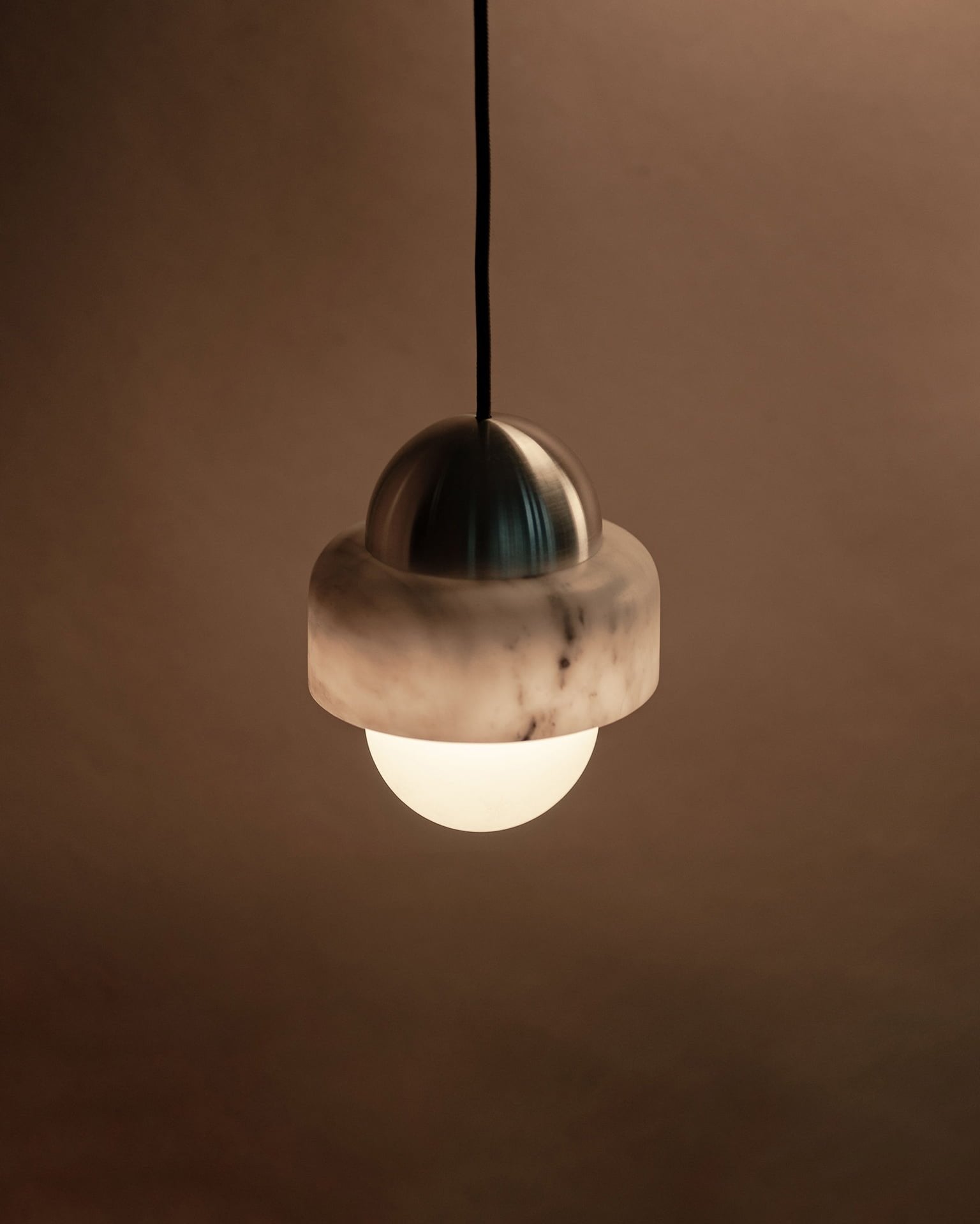 Freyza | Elliren Marmor-Glas-Pendelleuchte mit Glaskugel – Küche, Esszimmer