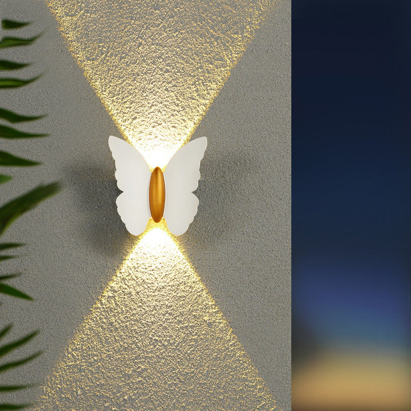 Freyza - NatureGlow | Elegant Modern Outdoor Wall Lantern for Garden and Patio