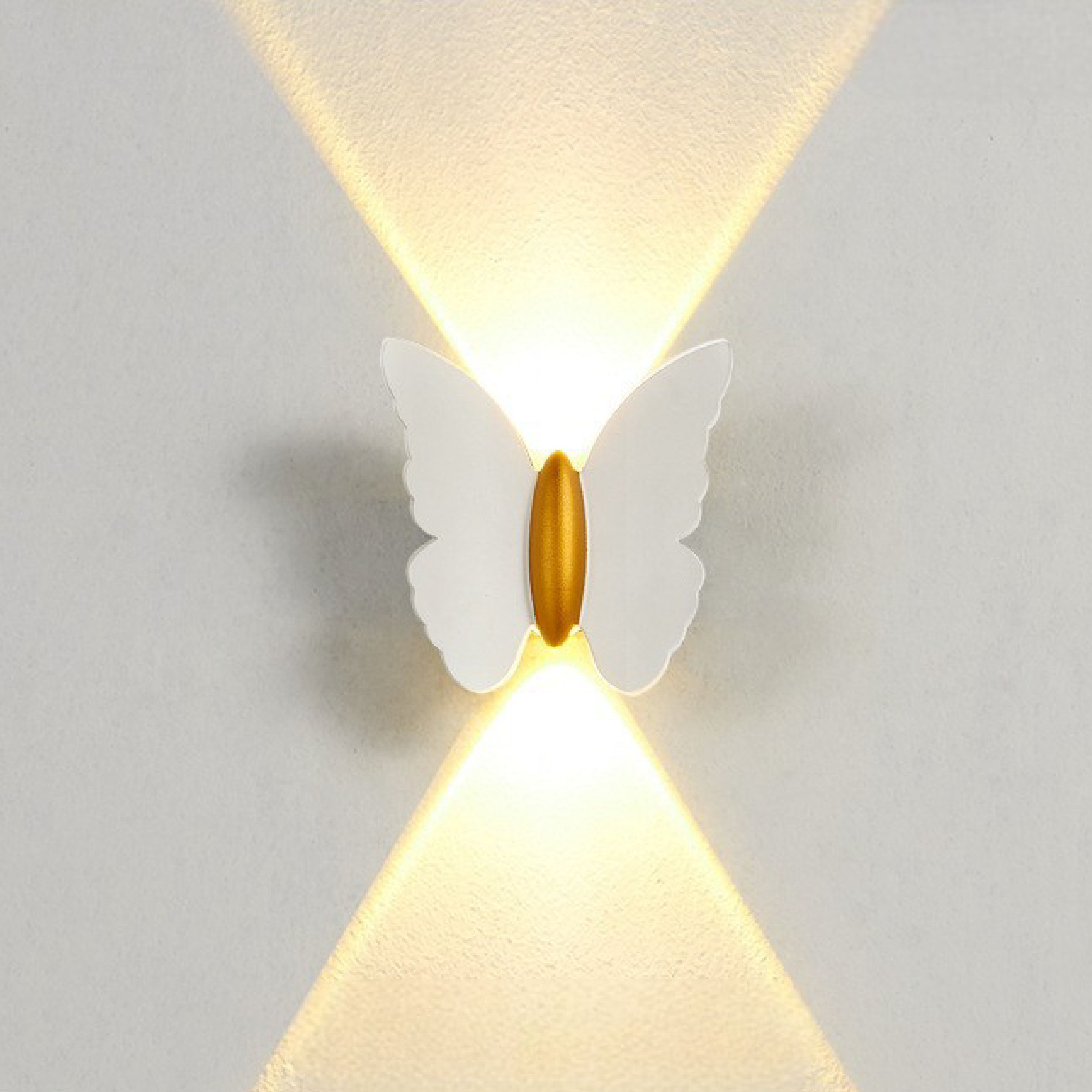 Freyza - NatureGlow | Elegant Modern Outdoor Wall Lantern for Garden and Patio
